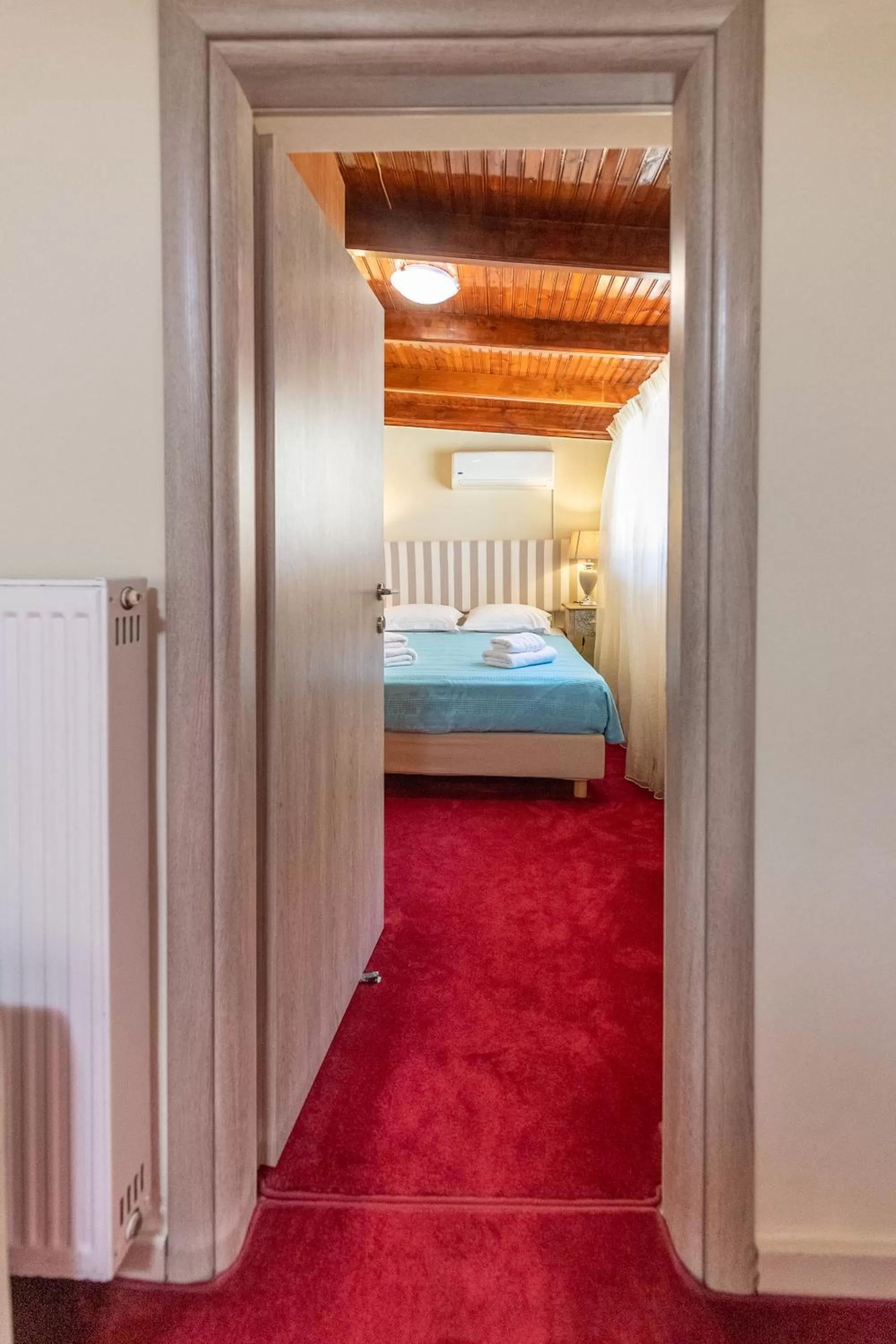 Bed in Apartments Tina FREE transfer from-to the airport