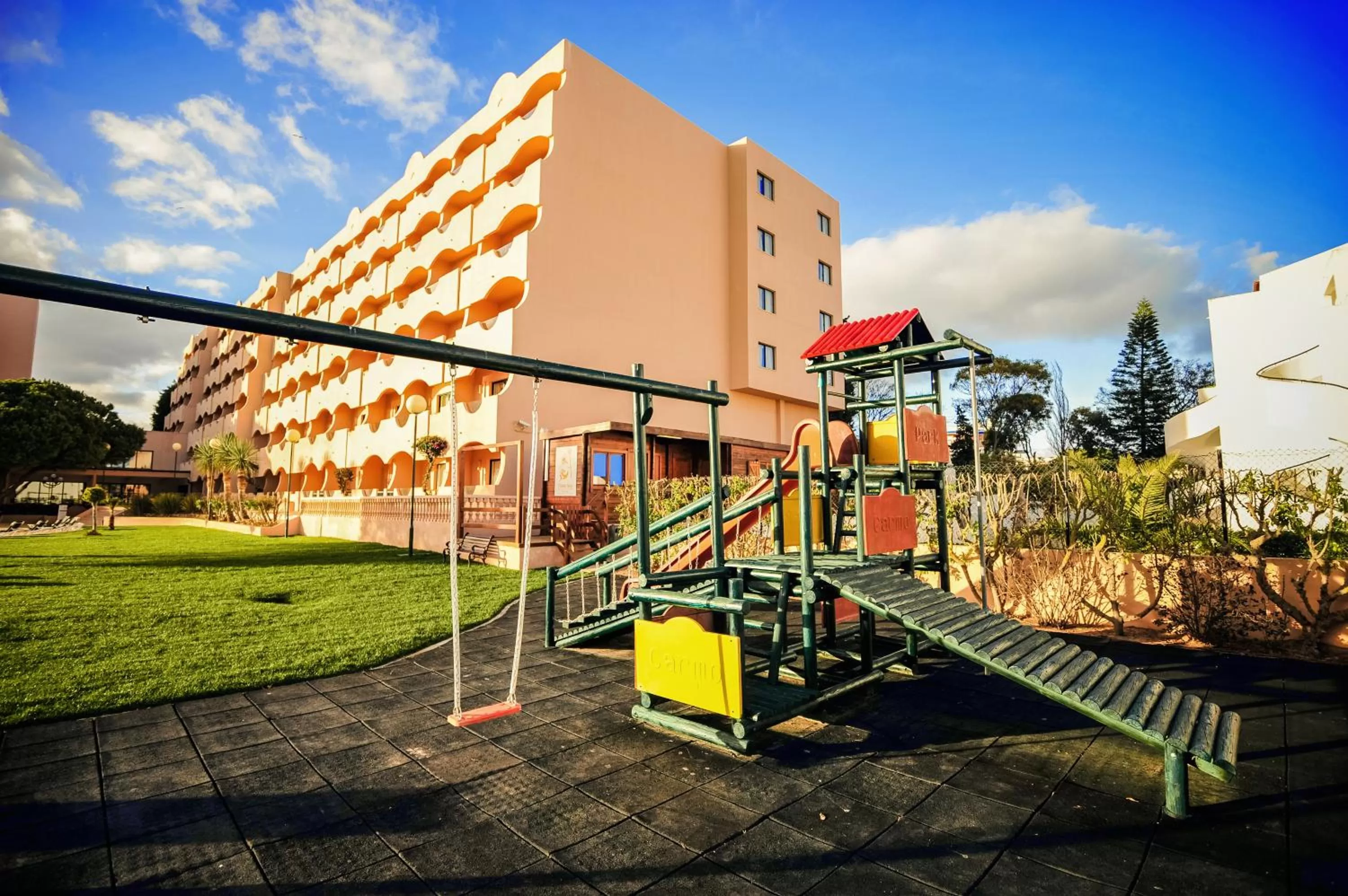 Property building in Vila Gale Atlantico