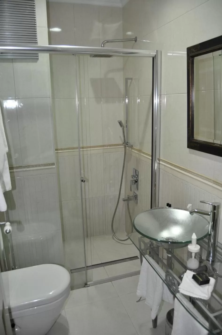 Bathroom in Villa Pera Suite Hotel