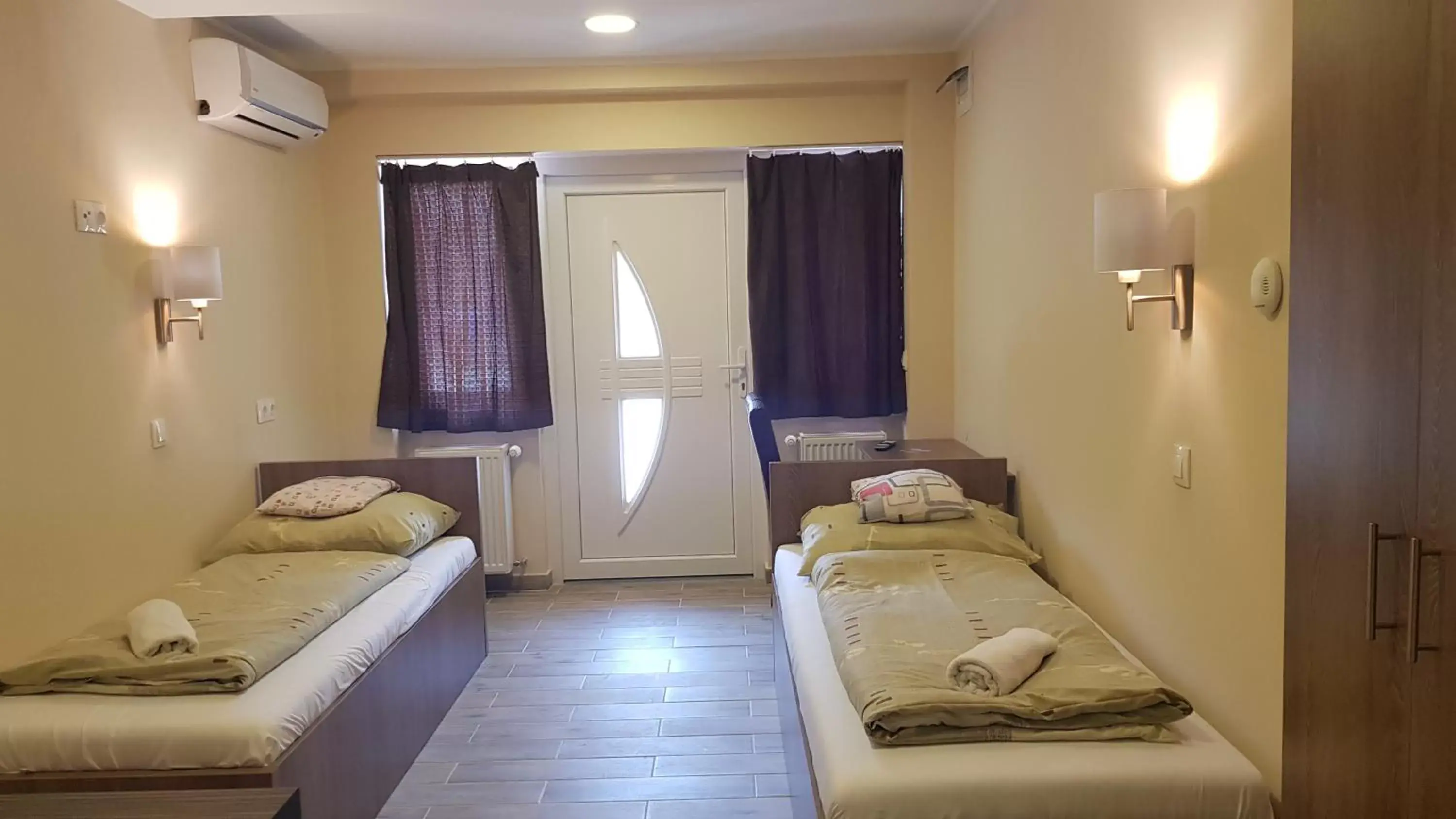 Standard Twin Room in Central Panzió Gyula Standard Twin Room in Central Panzió Gyula