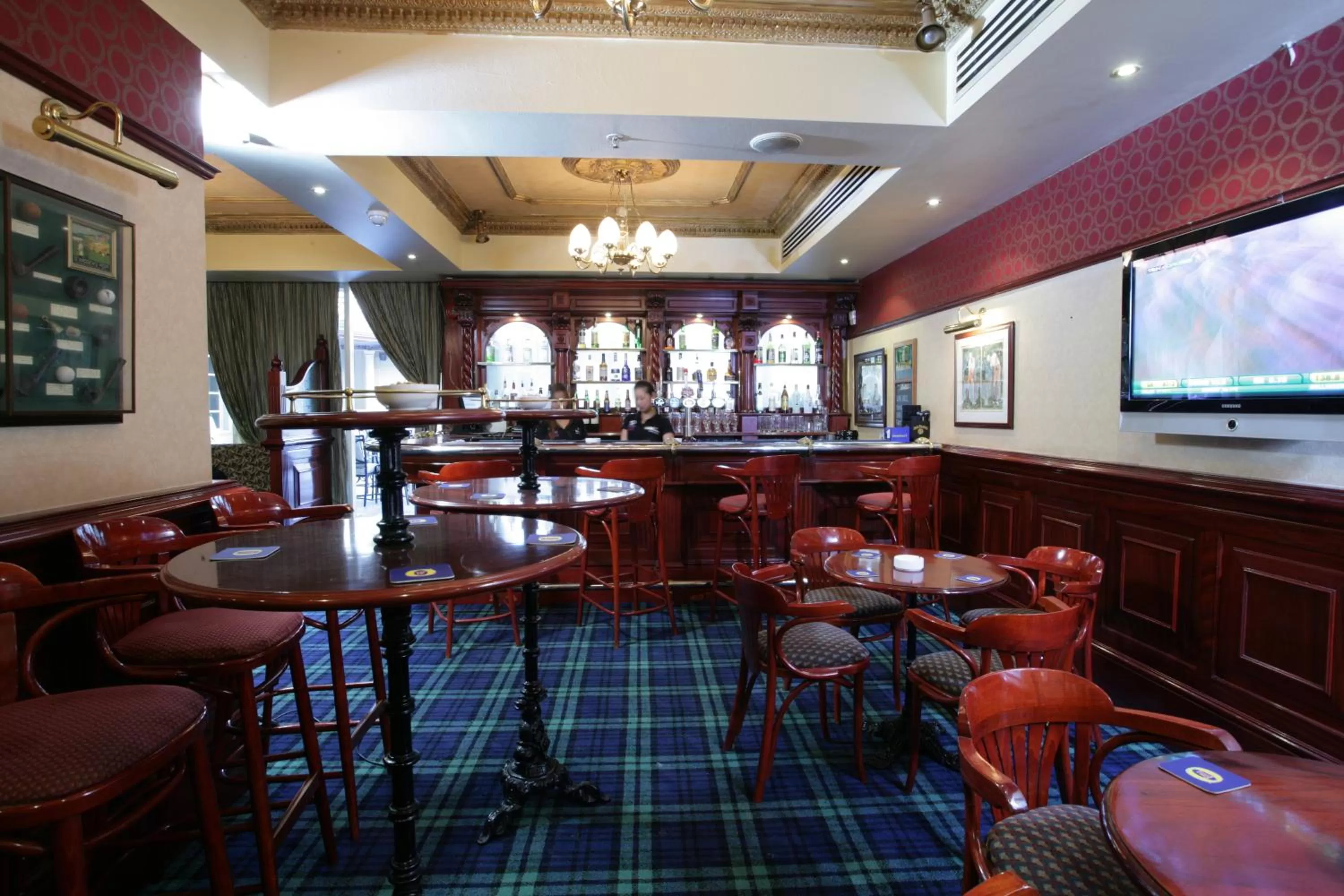 Lounge or bar in Chelsea Plaza Hotel