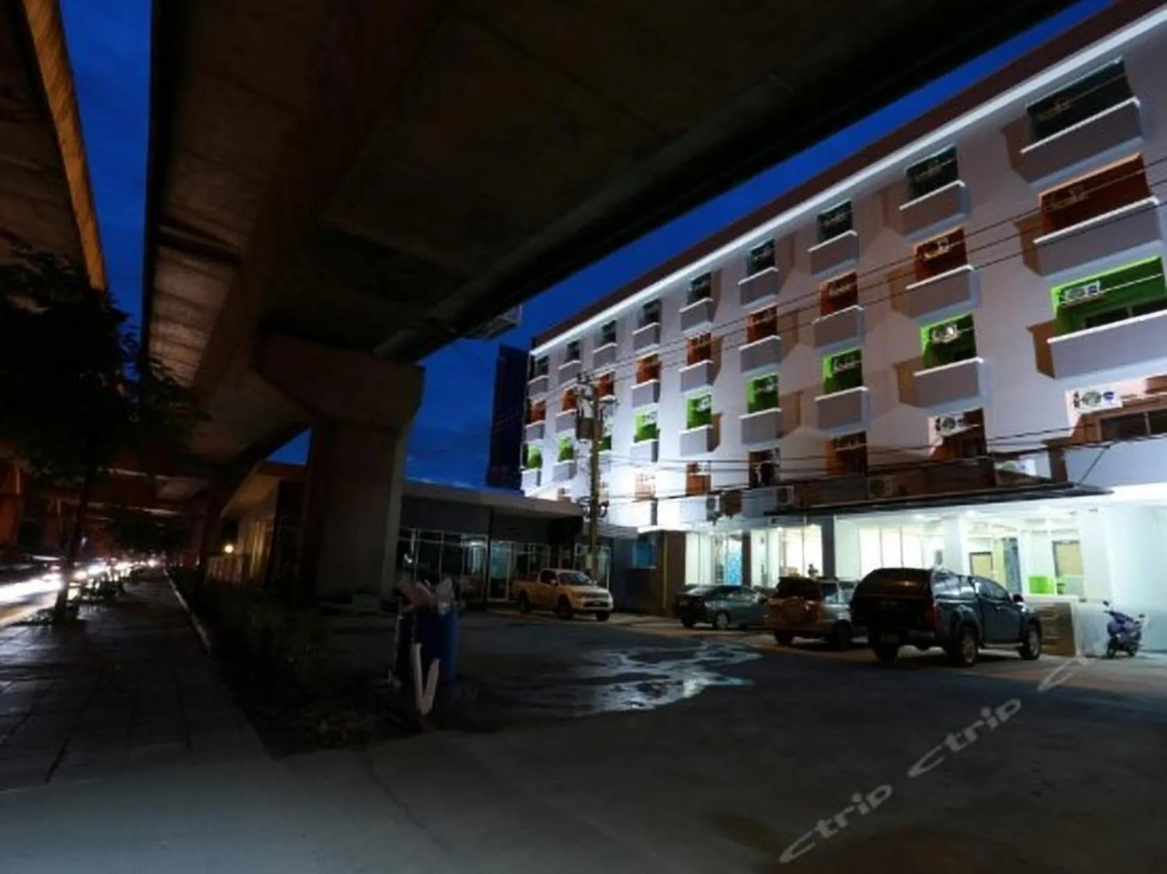 Facade/entrance in 2Bedtel