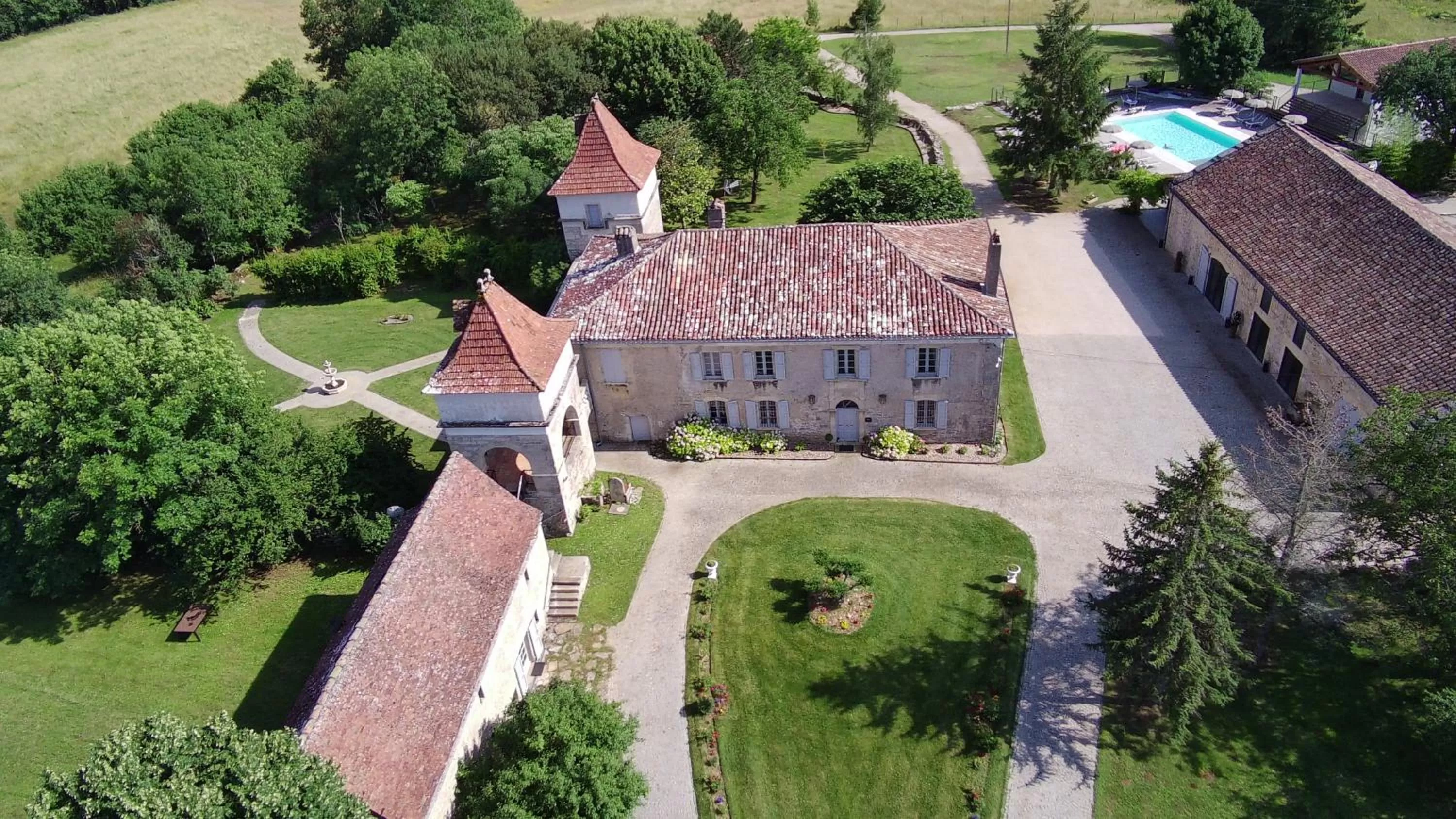 Property building, Bird's-eye View in Domaine de Monplaisir