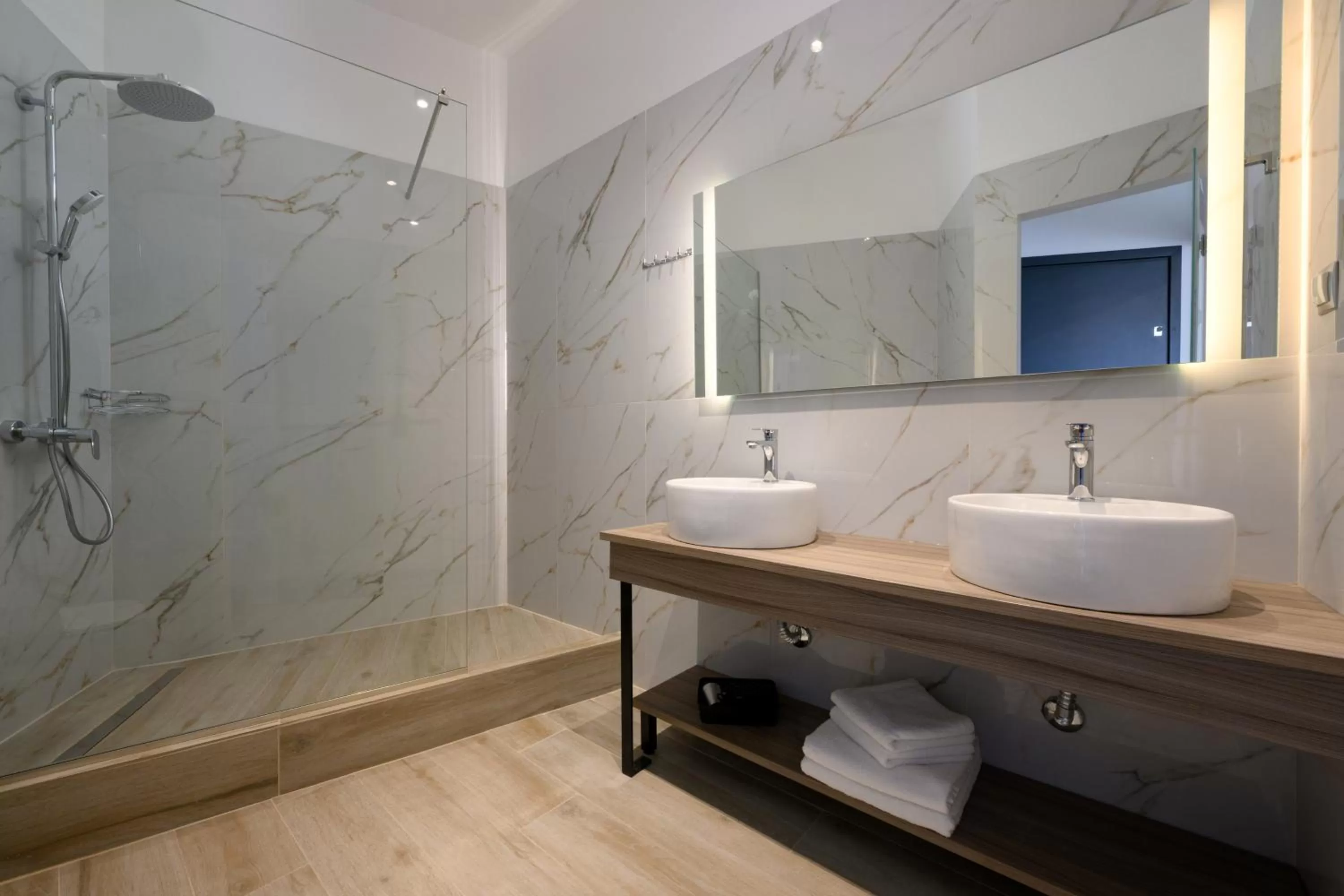 Shower, Bathroom in AMALPHI Corfu City Living