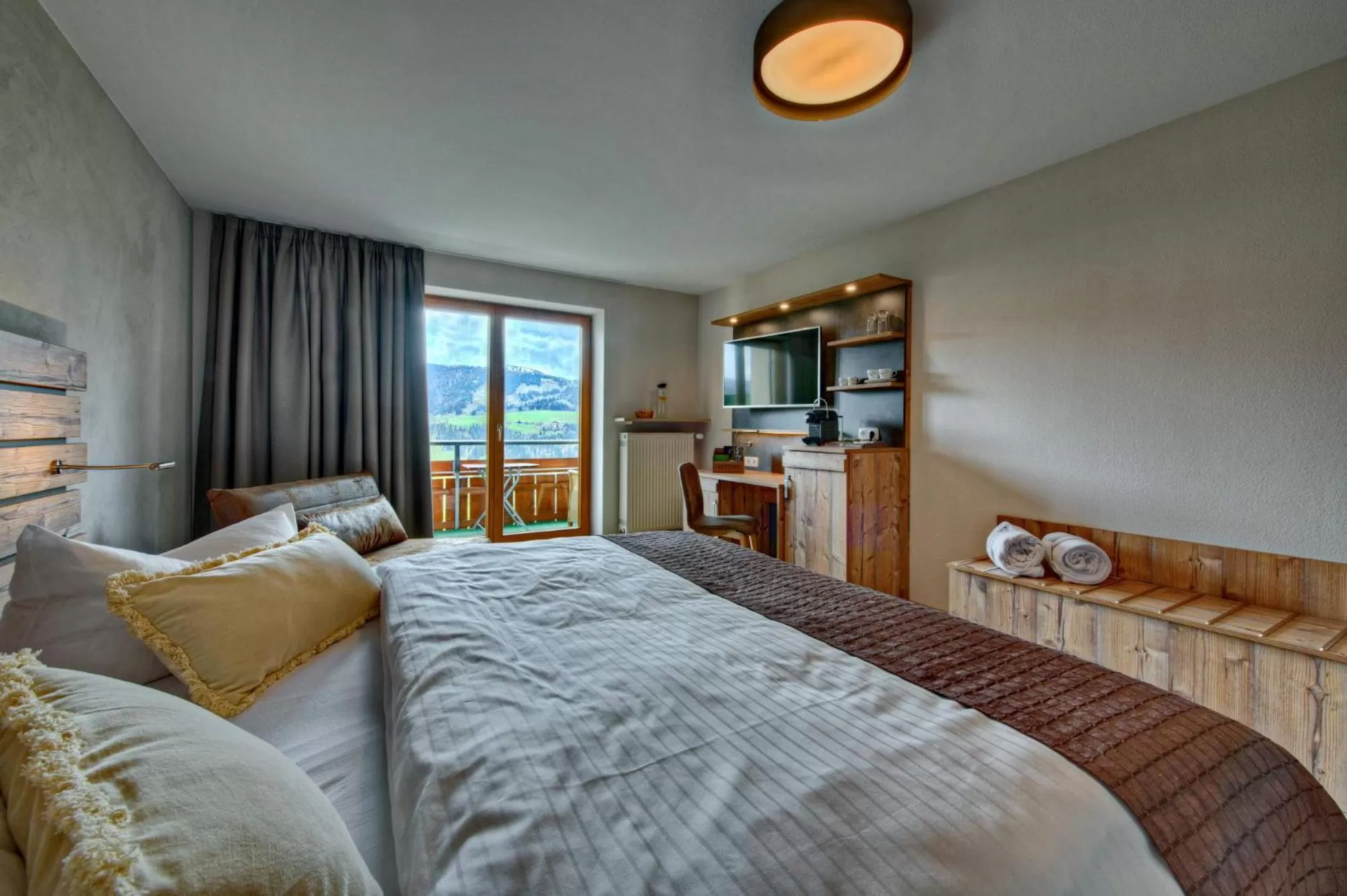 Photo of the whole room, Bed in Allgäuer Panoramahotel