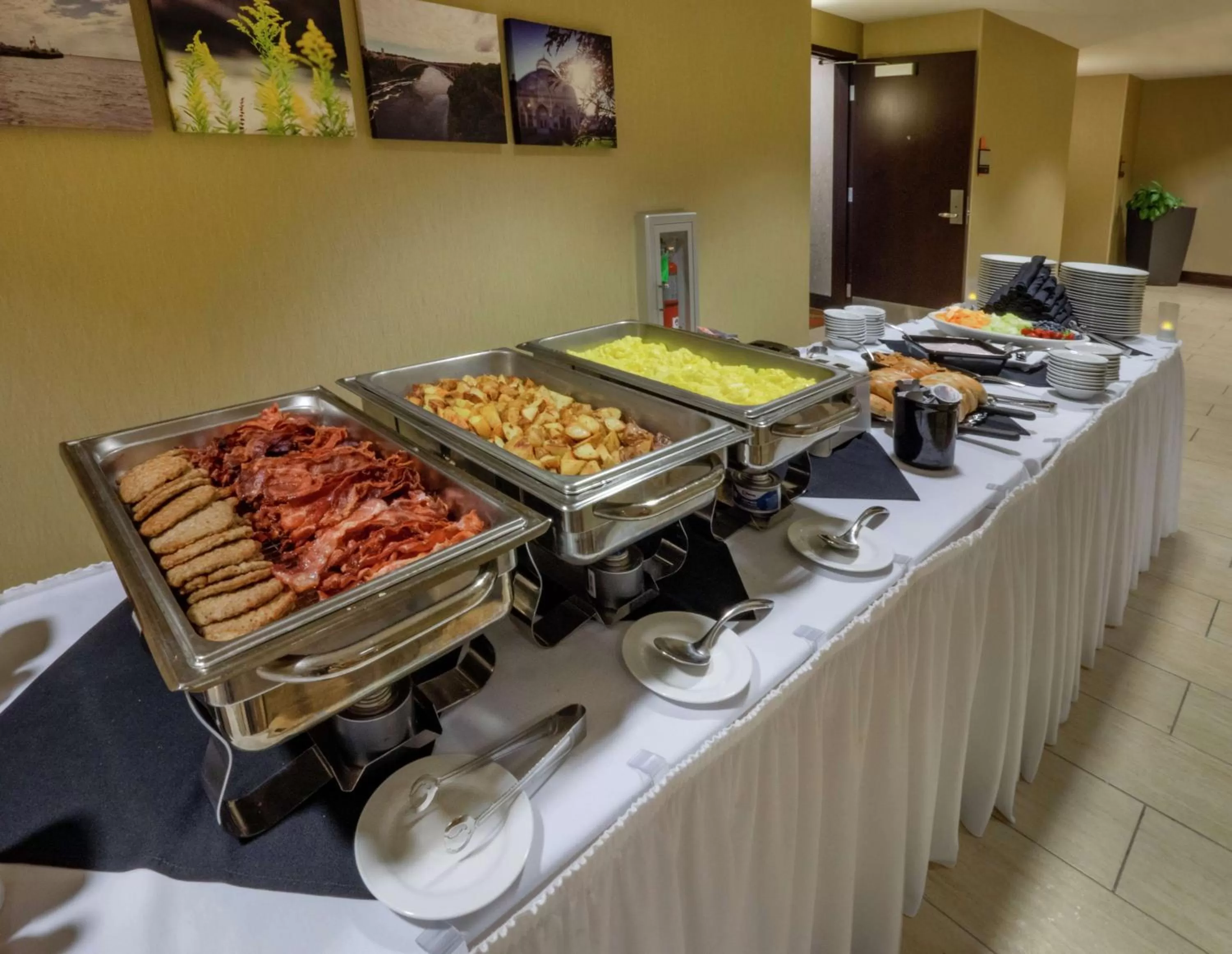 Breakfast in The Hilton Garden Inn Buffalo-Downtown