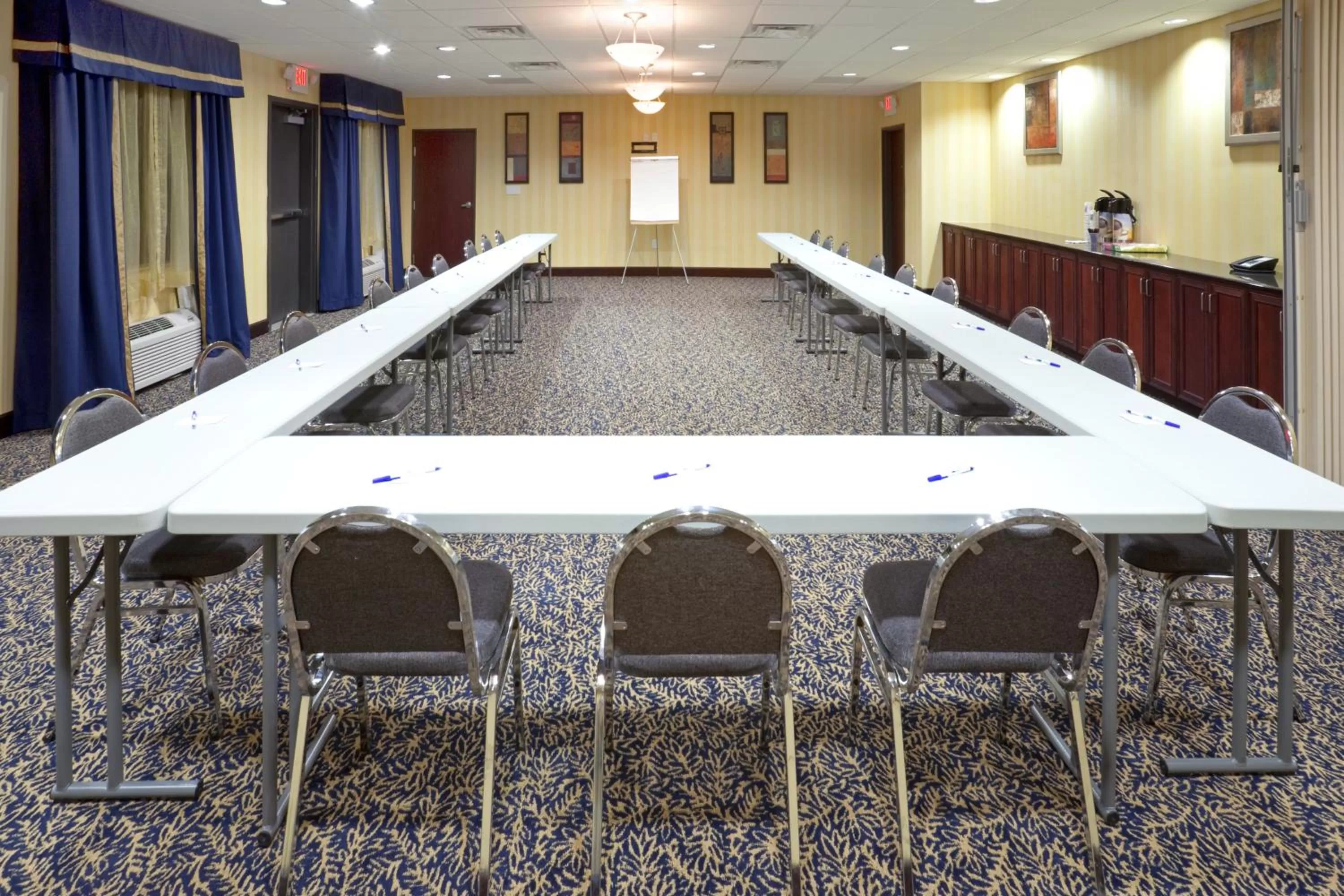 Meeting/conference room in Holiday Inn Express & Suites Lubbock West by IHG