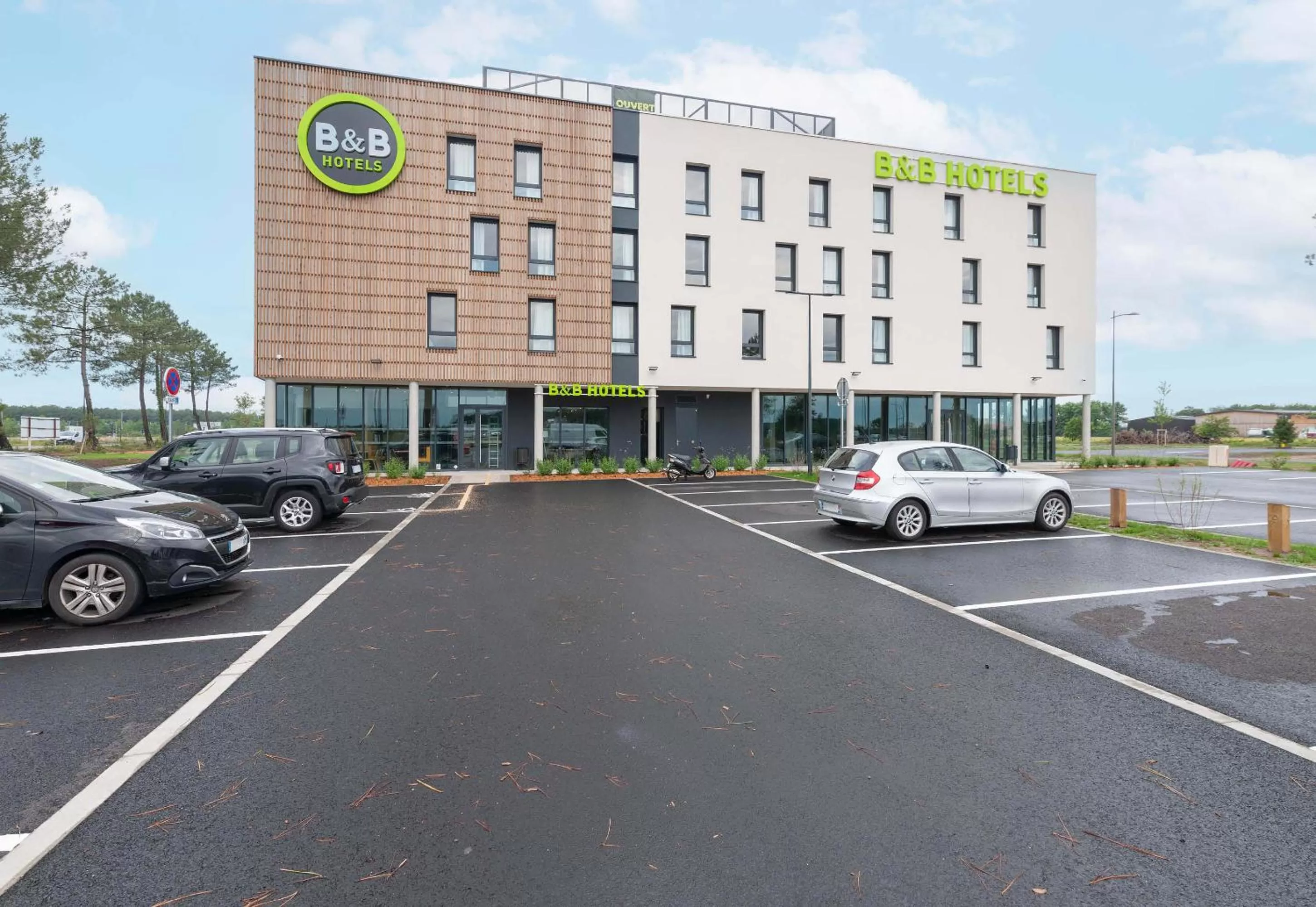 Property building in B&B HOTEL Saint-Geours-de-Maremne Hossegor