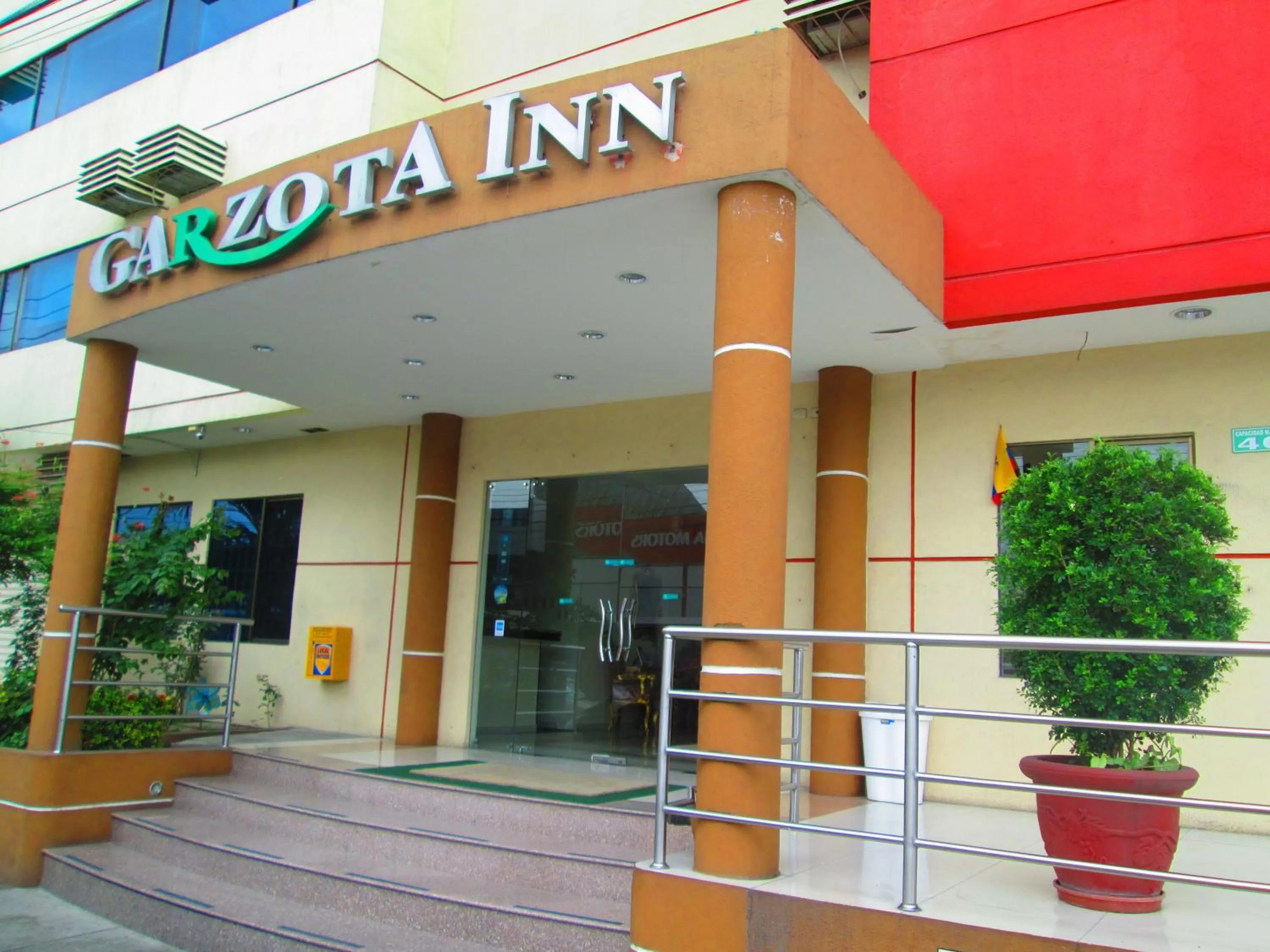Facade/entrance in Hotel Garzota Inn