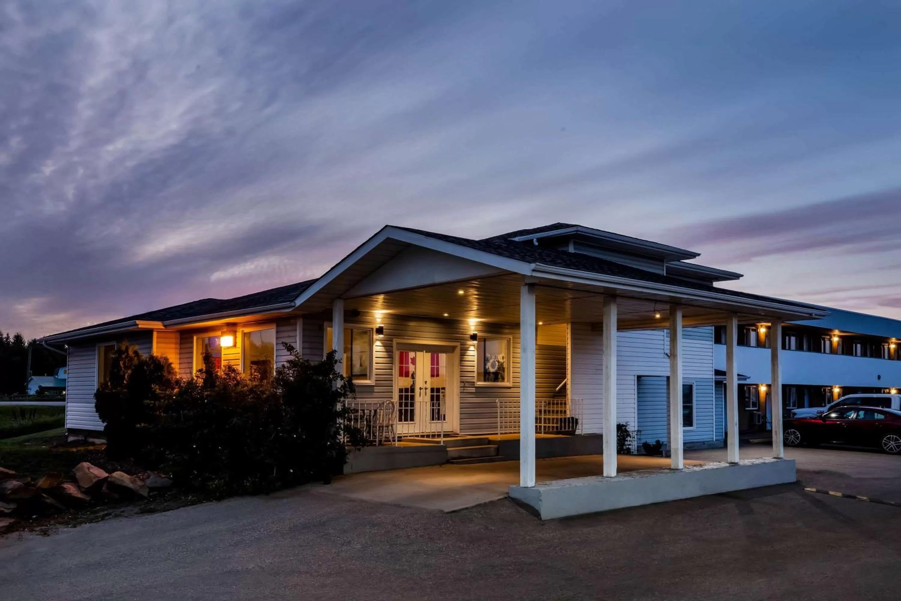 Property building in Super 8 by Wyndham Smoky Lake