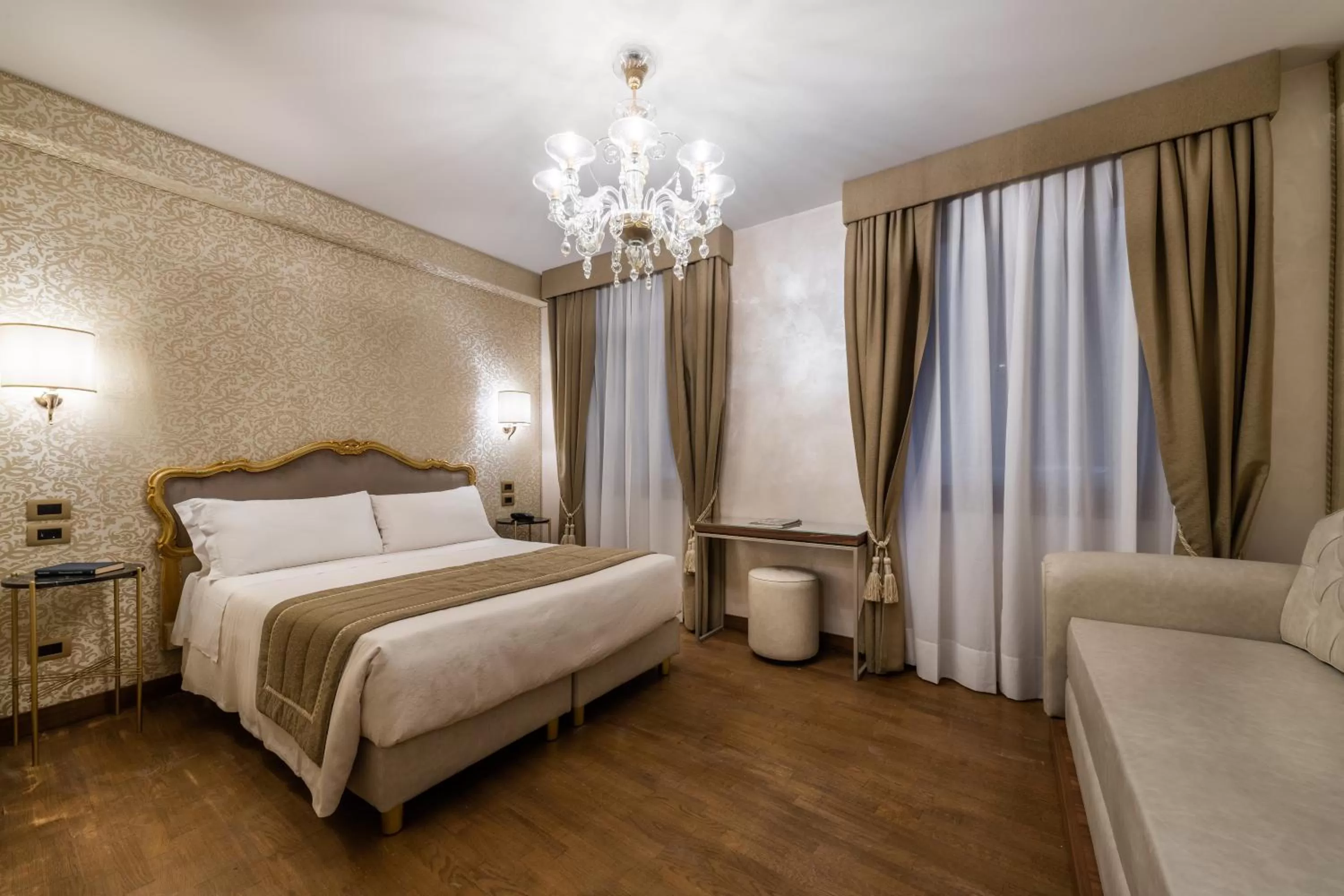 Photo of the whole room, Bed in Palazzo San Lorenzo