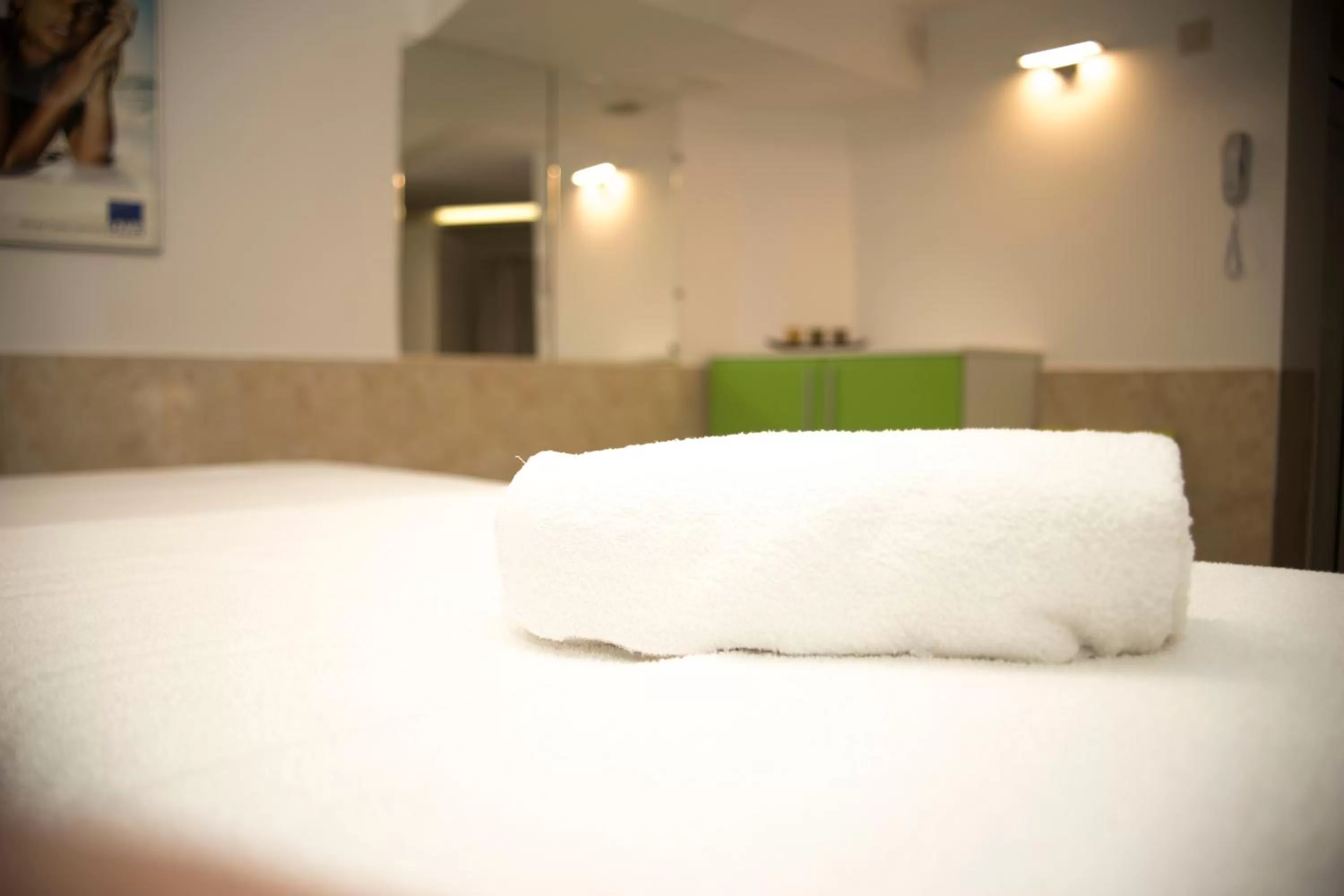 Massage, Bed in Noviz Hotel