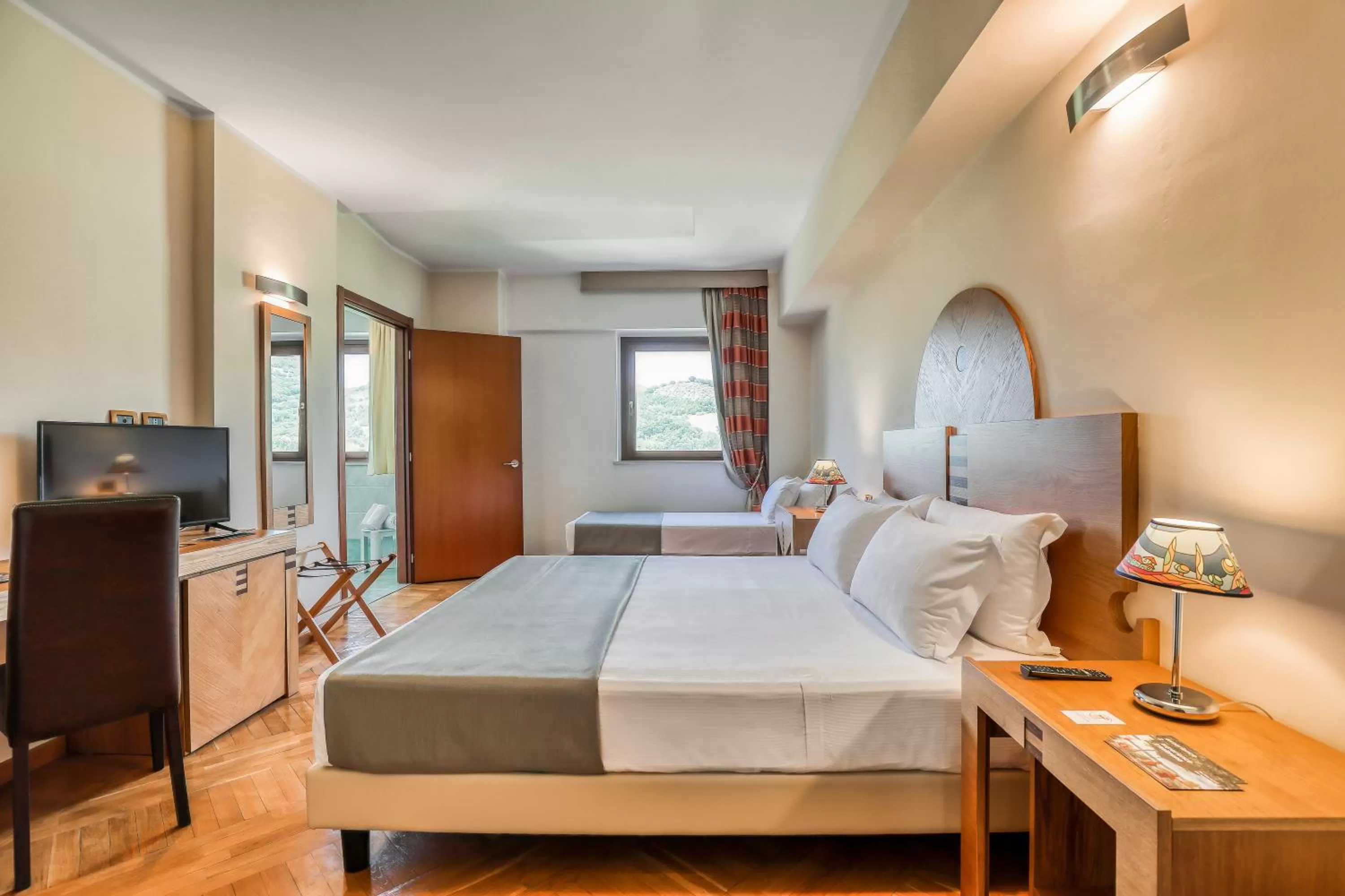 Photo of the whole room, Bed in Hotel PentHouse