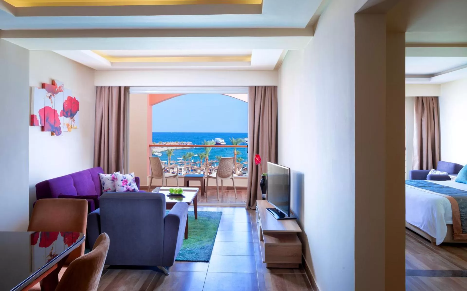 Living room, Bed in Beach Albatros Aqua Park - Hurghada