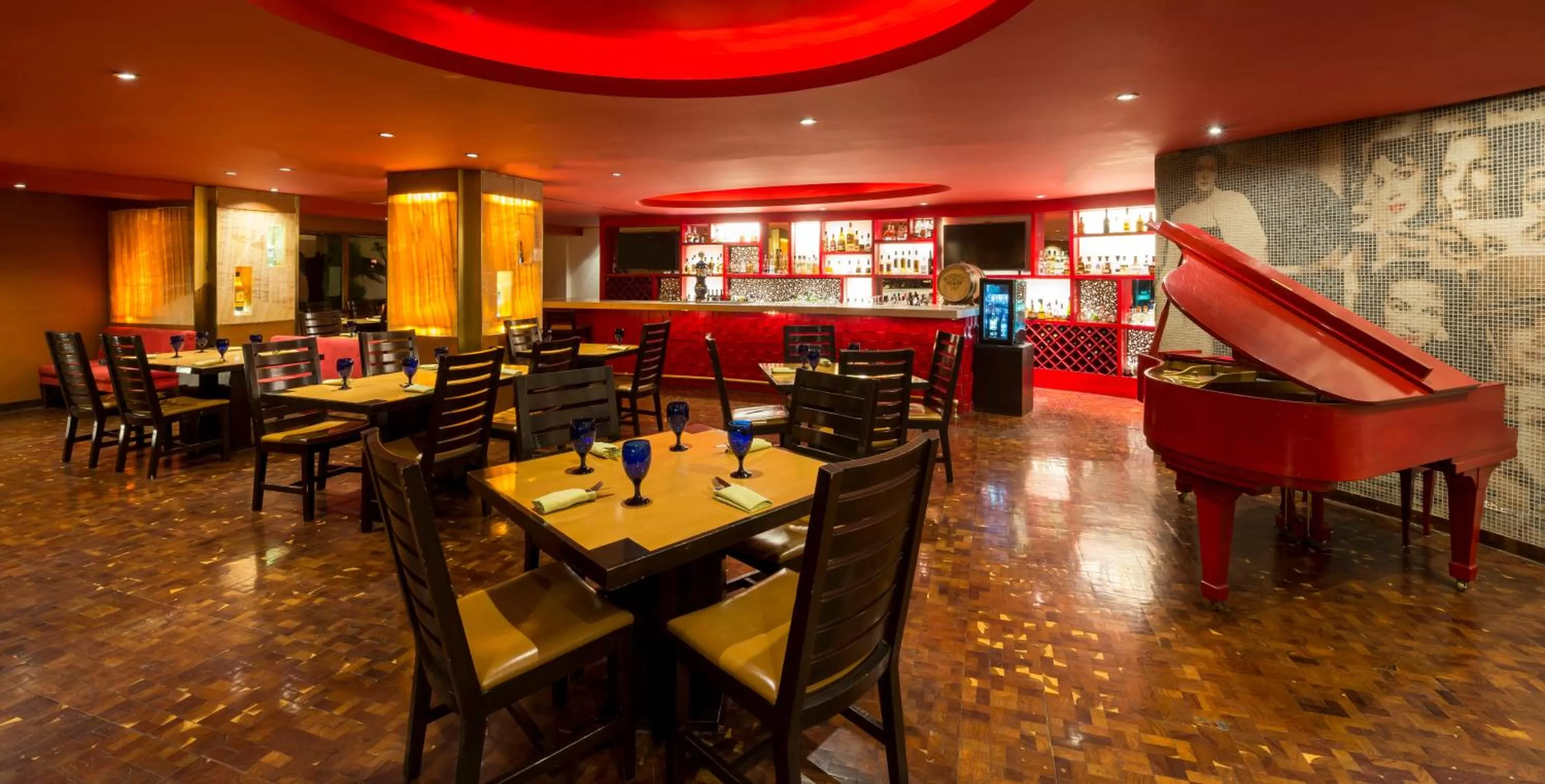 Photo of the whole room in Camino Real Guadalajara