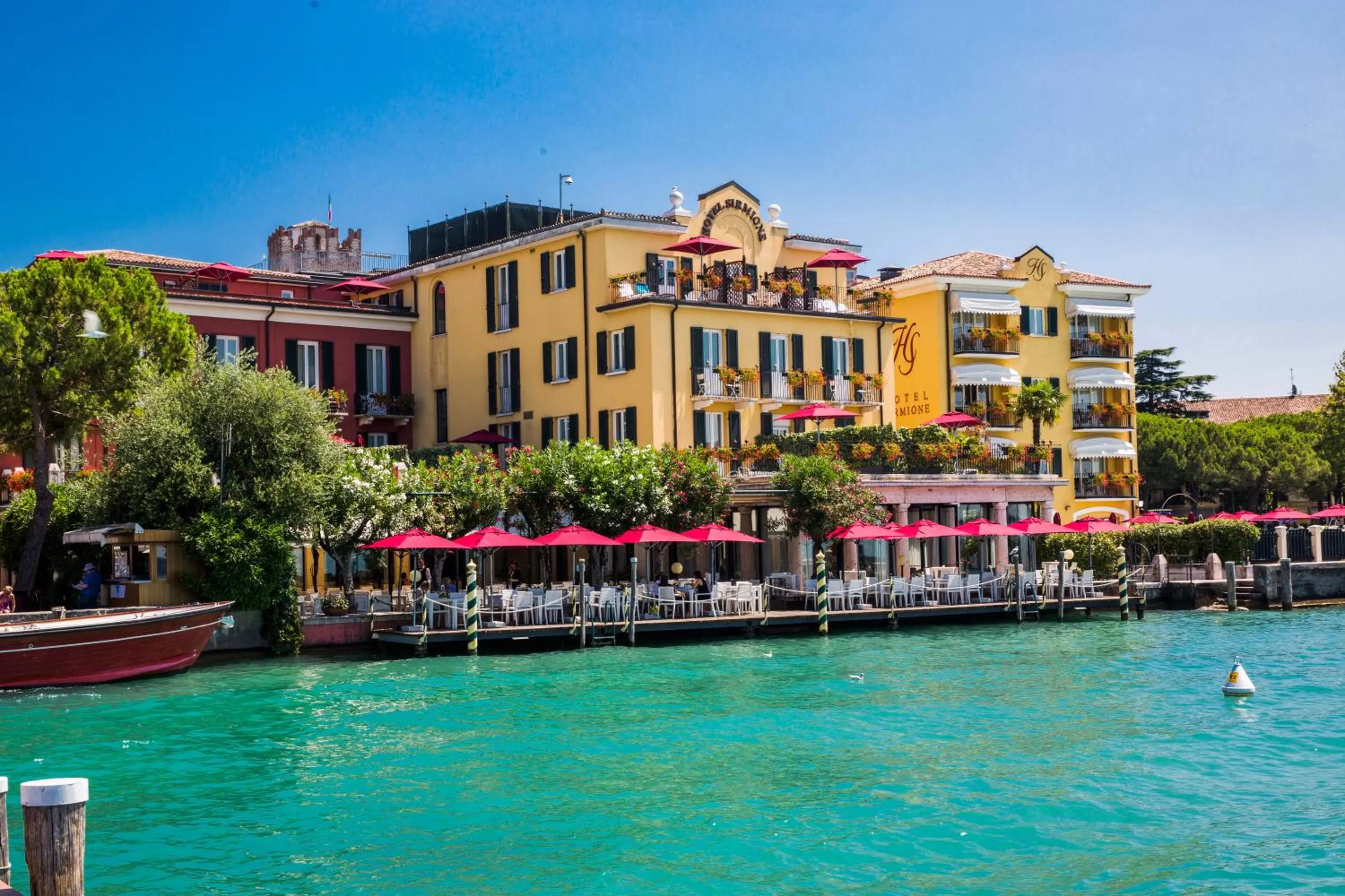 Property building in Hotel Sirmione Terme