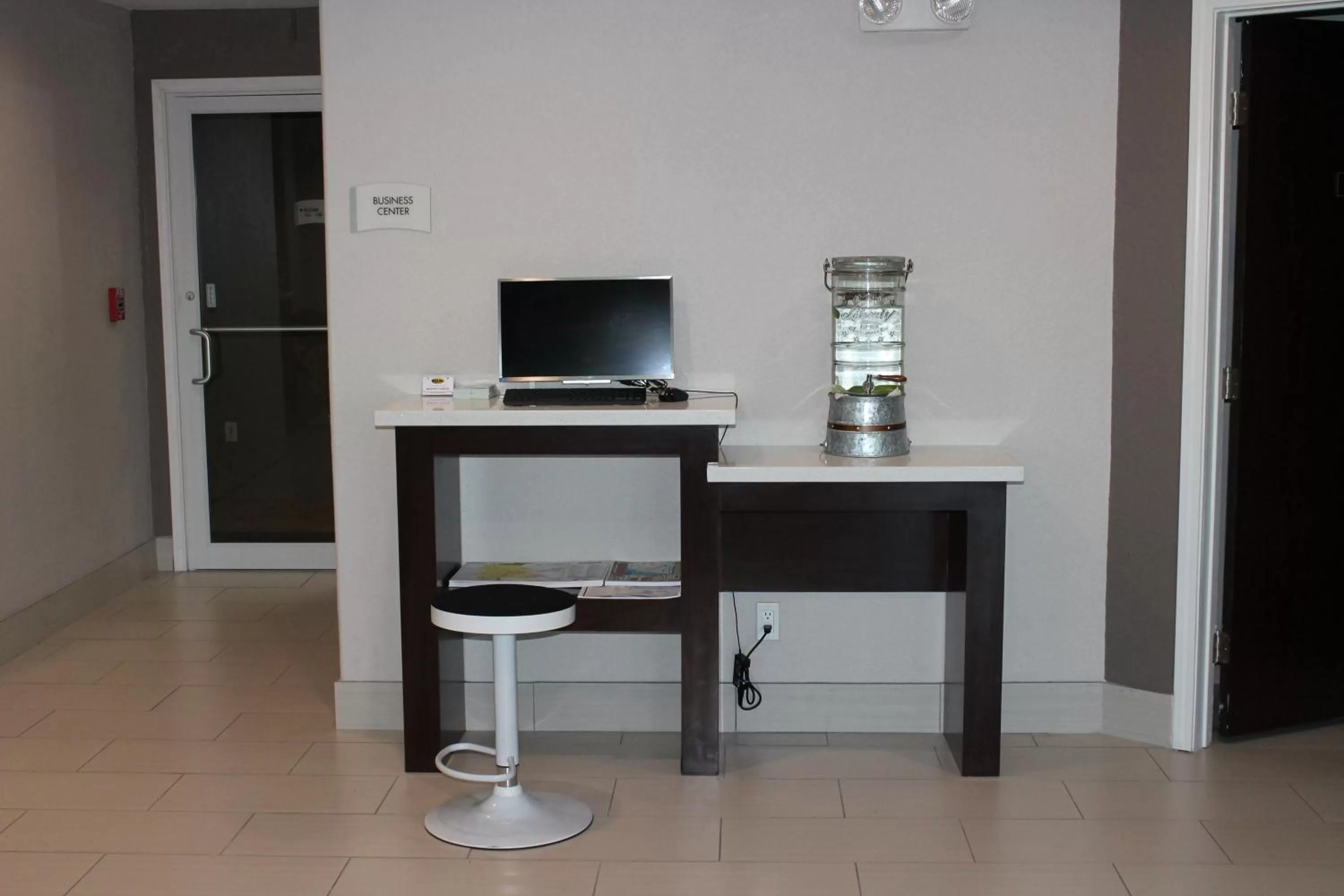 Business facilities in Quality Inn & Suites Port Arthur - Nederland