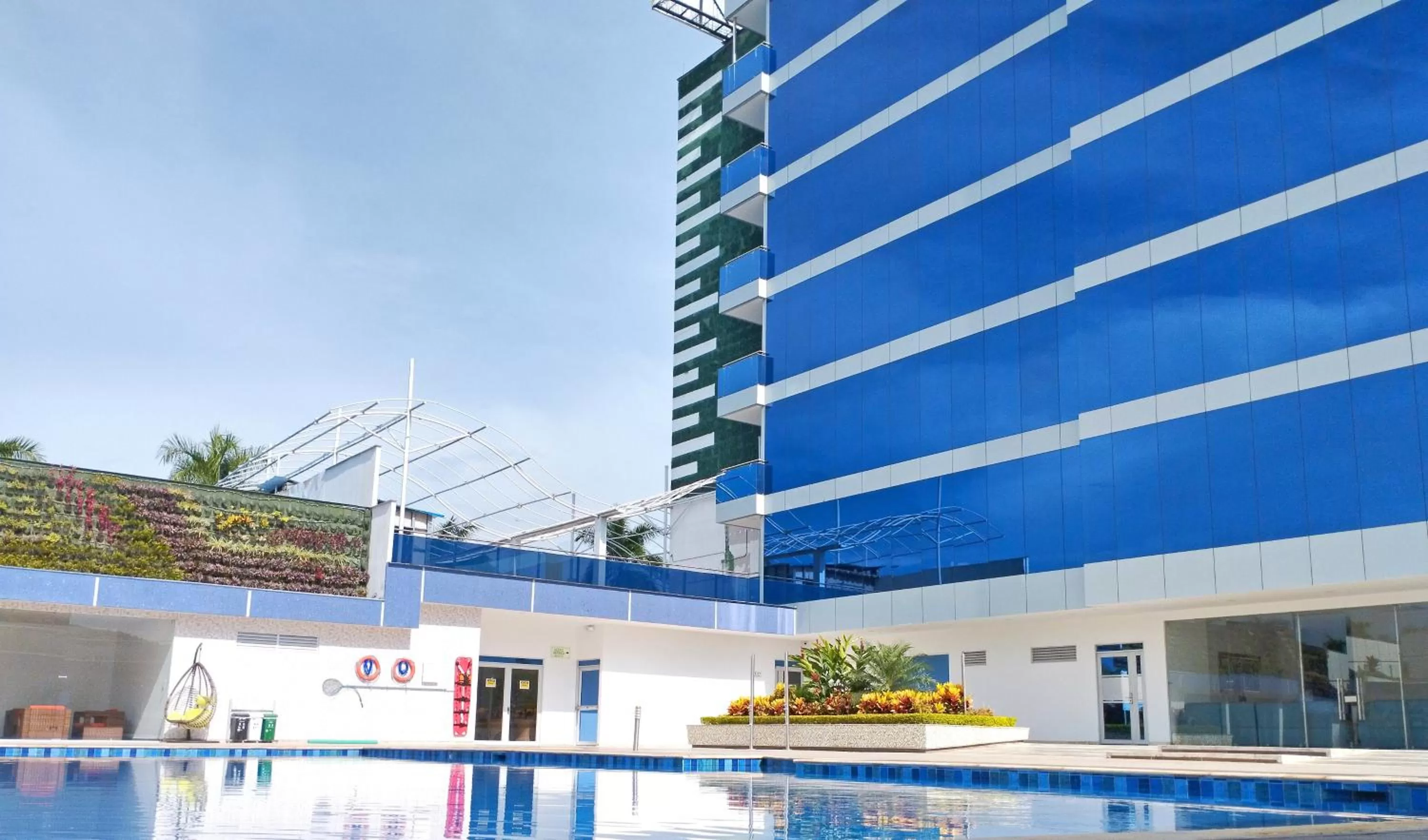 Swimming pool in Hotel Real Elim International