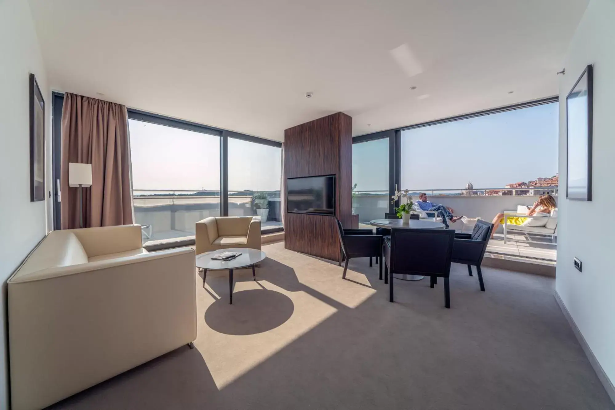 Presidential Suite in Bellevue Superior City Hotel Presidential Suite in Bellevue Superior City Hotel