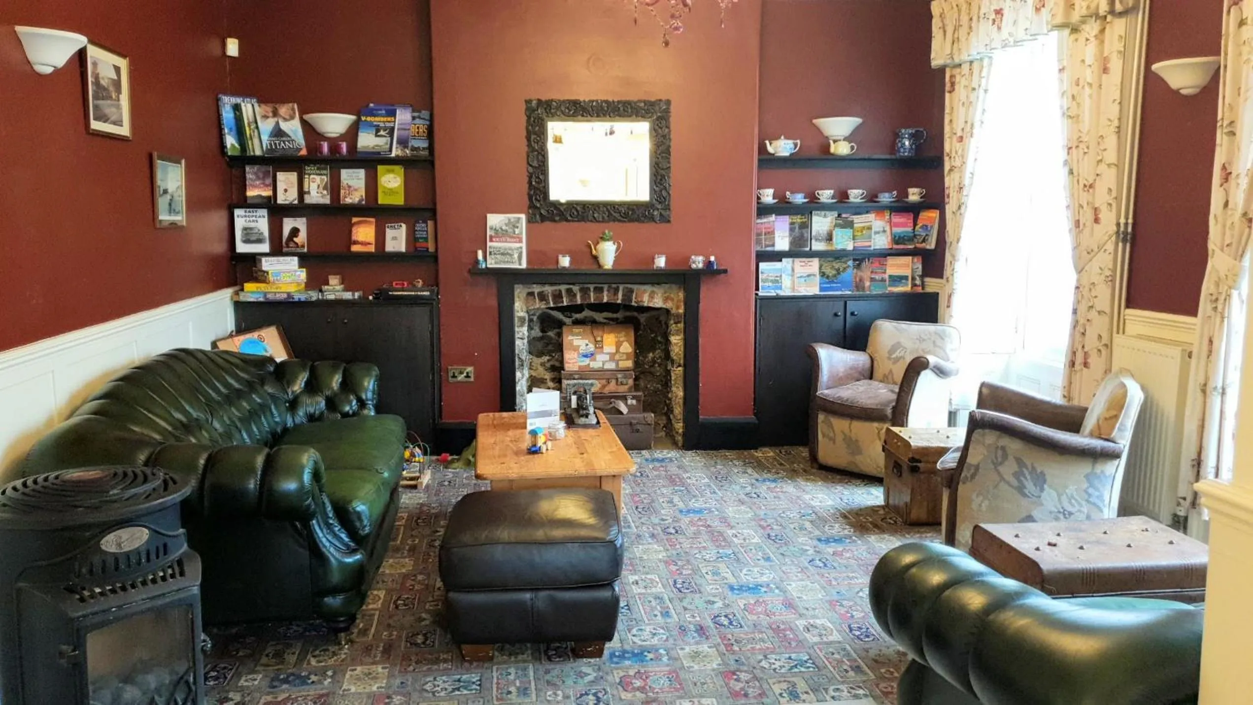 Library in Station House, Dartmoor and Coast located, Village centre Hotel