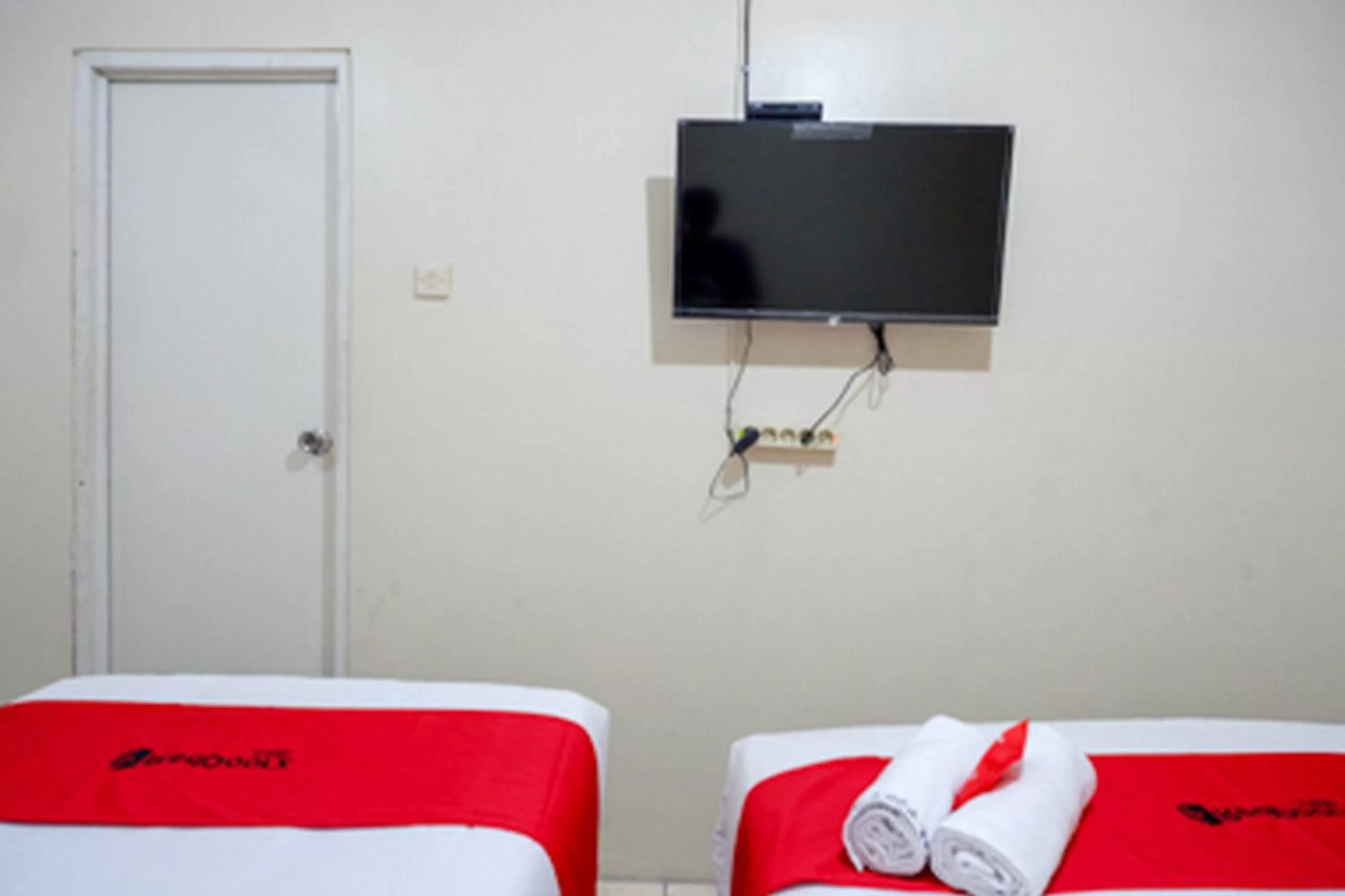 Bed in RedDoorz near RSUD Kudus