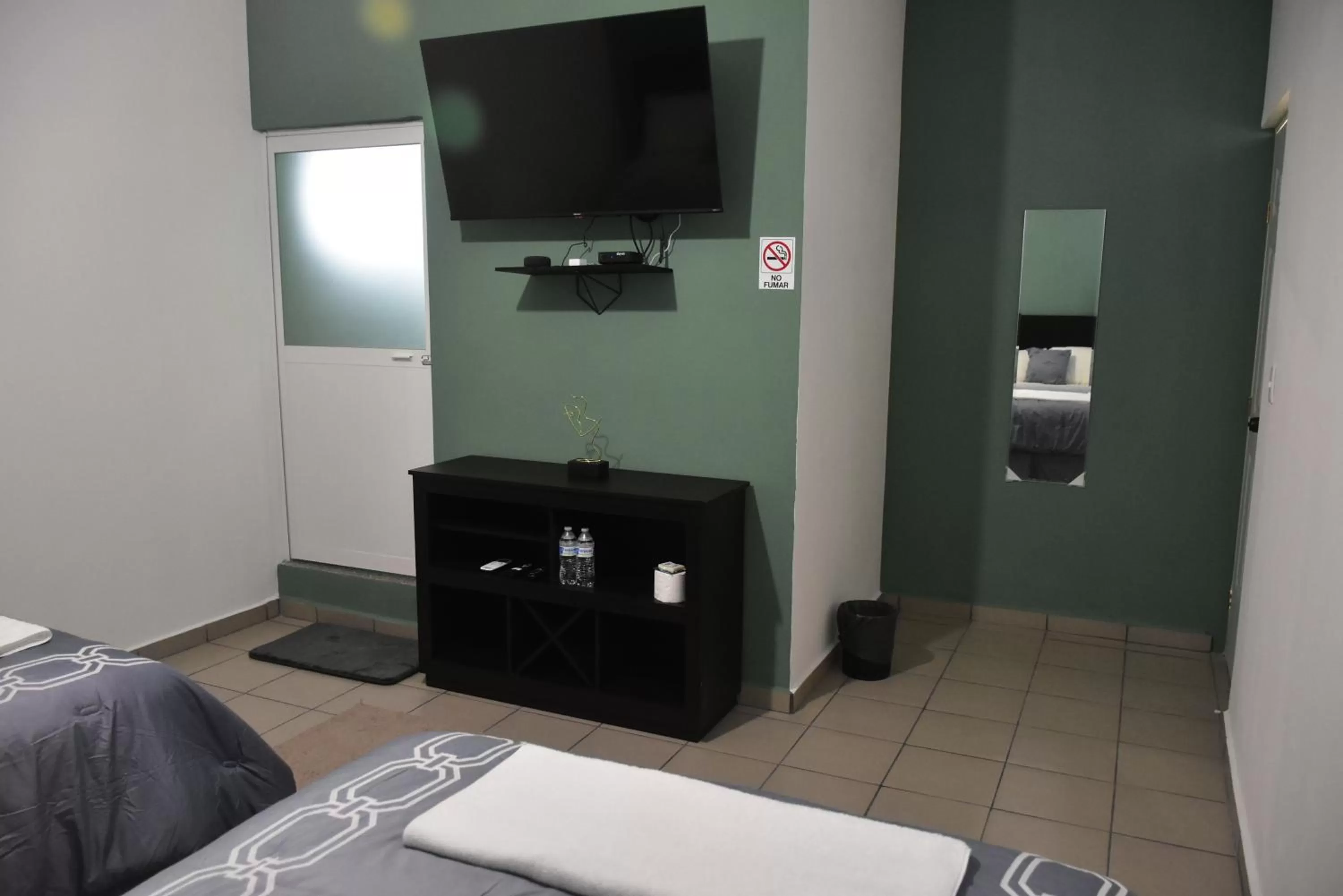 Photo of the whole room in Hotel Bacaanda