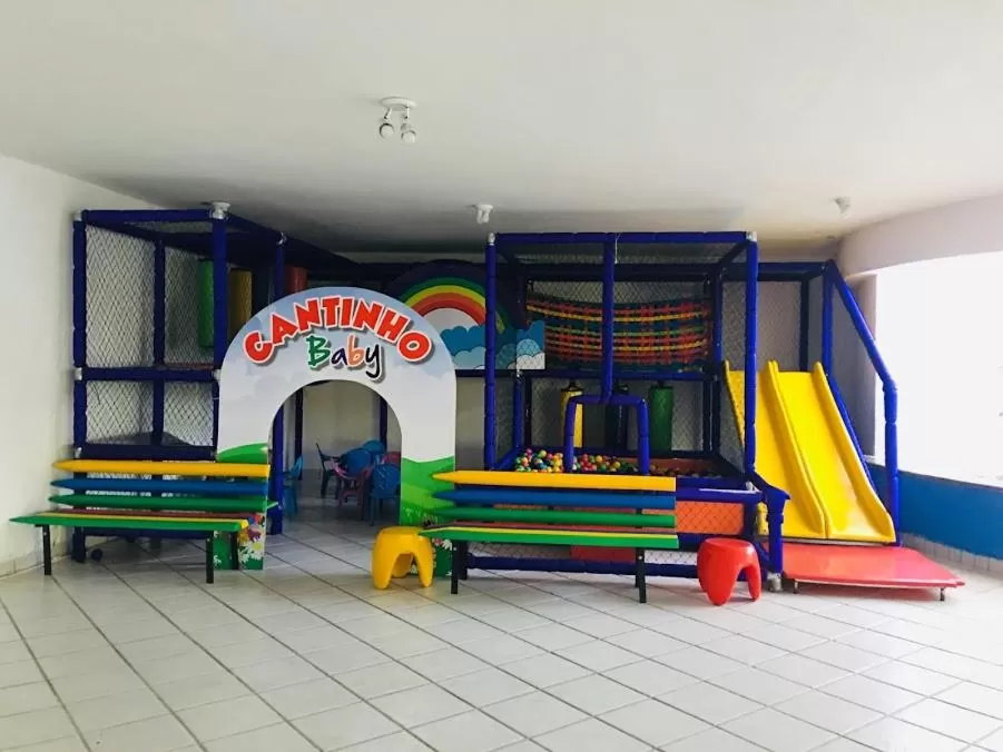 Children play ground in Sueds Plaza