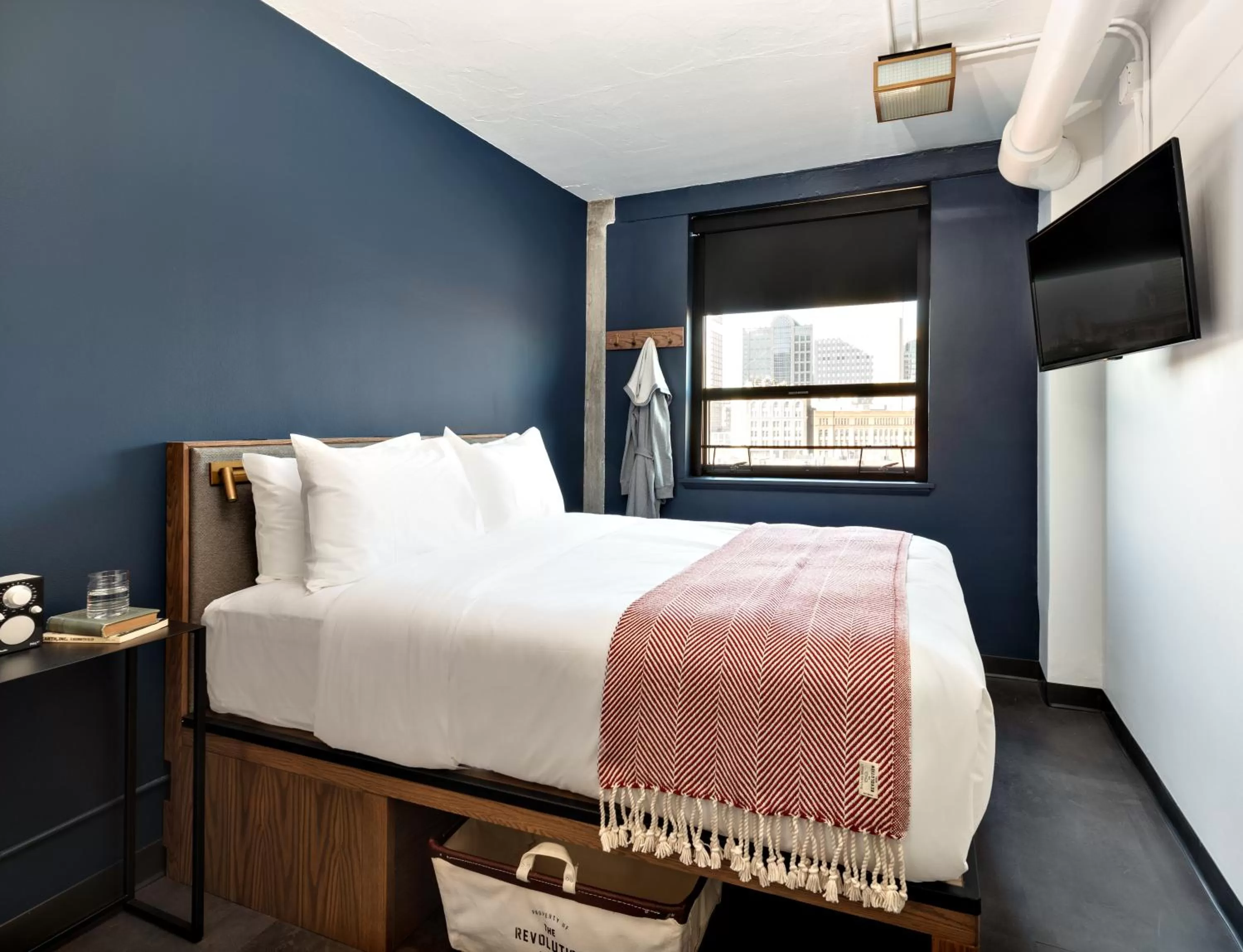 Photo of the whole room, Bed in The Revolution Hotel