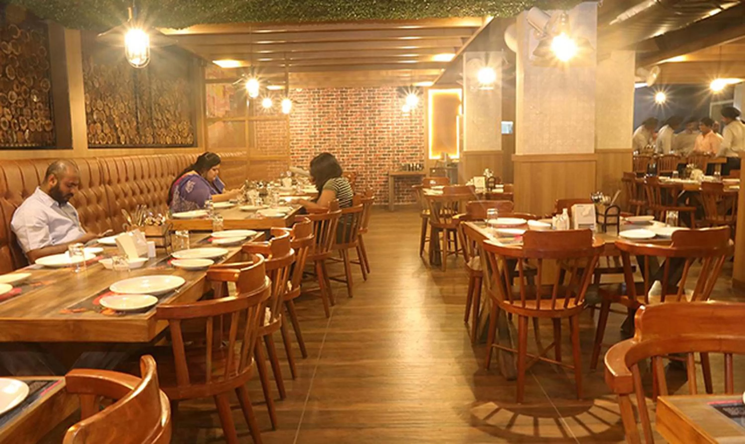 Restaurant/places to eat in Metro Plaza Hotel by RAK Rooms, Mangaluru