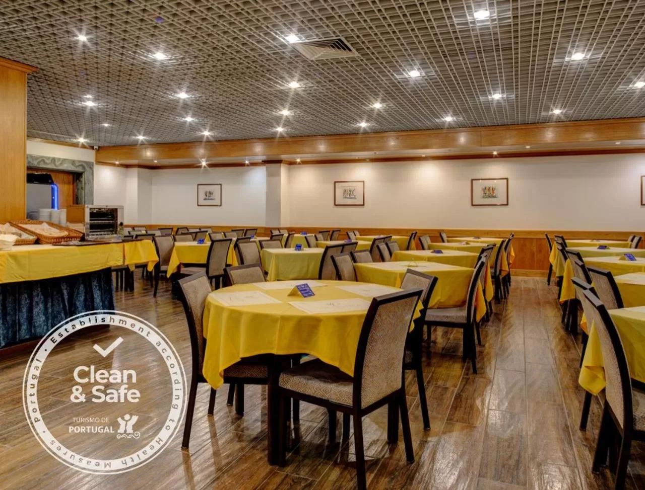 Restaurant/places to eat in VIP Inn Berna Hotel