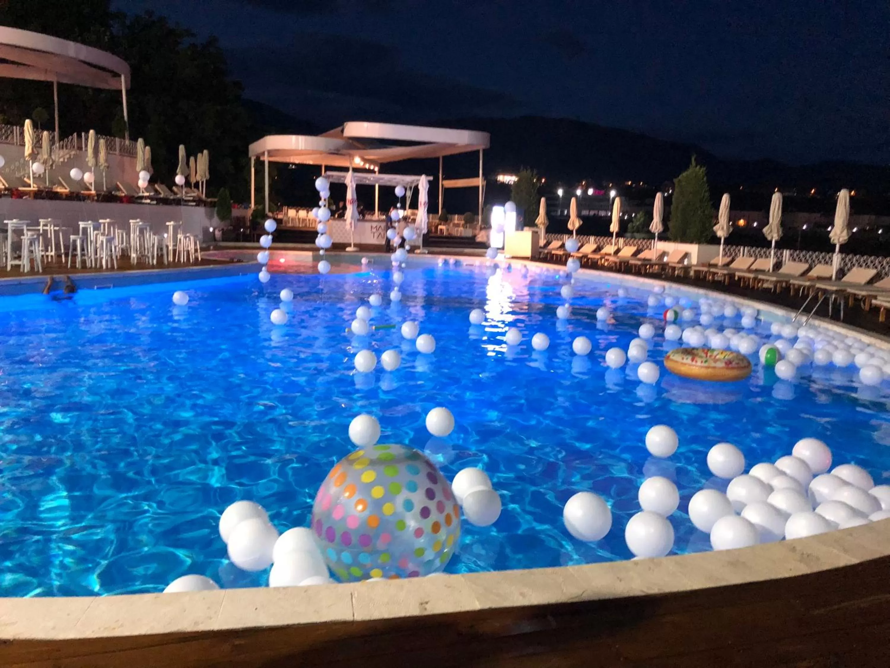 Night in Mai Tai Resort