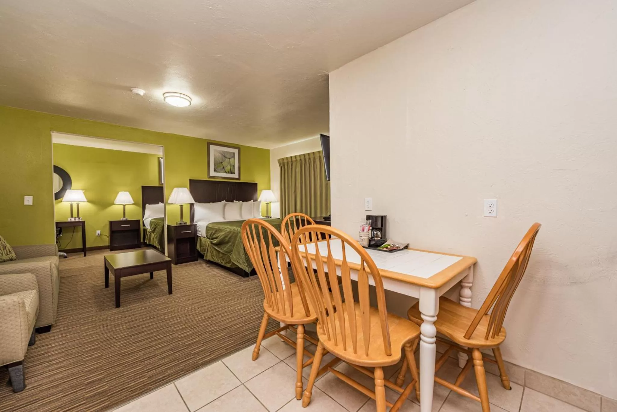 Seating area in Sundowner Motel Sequim