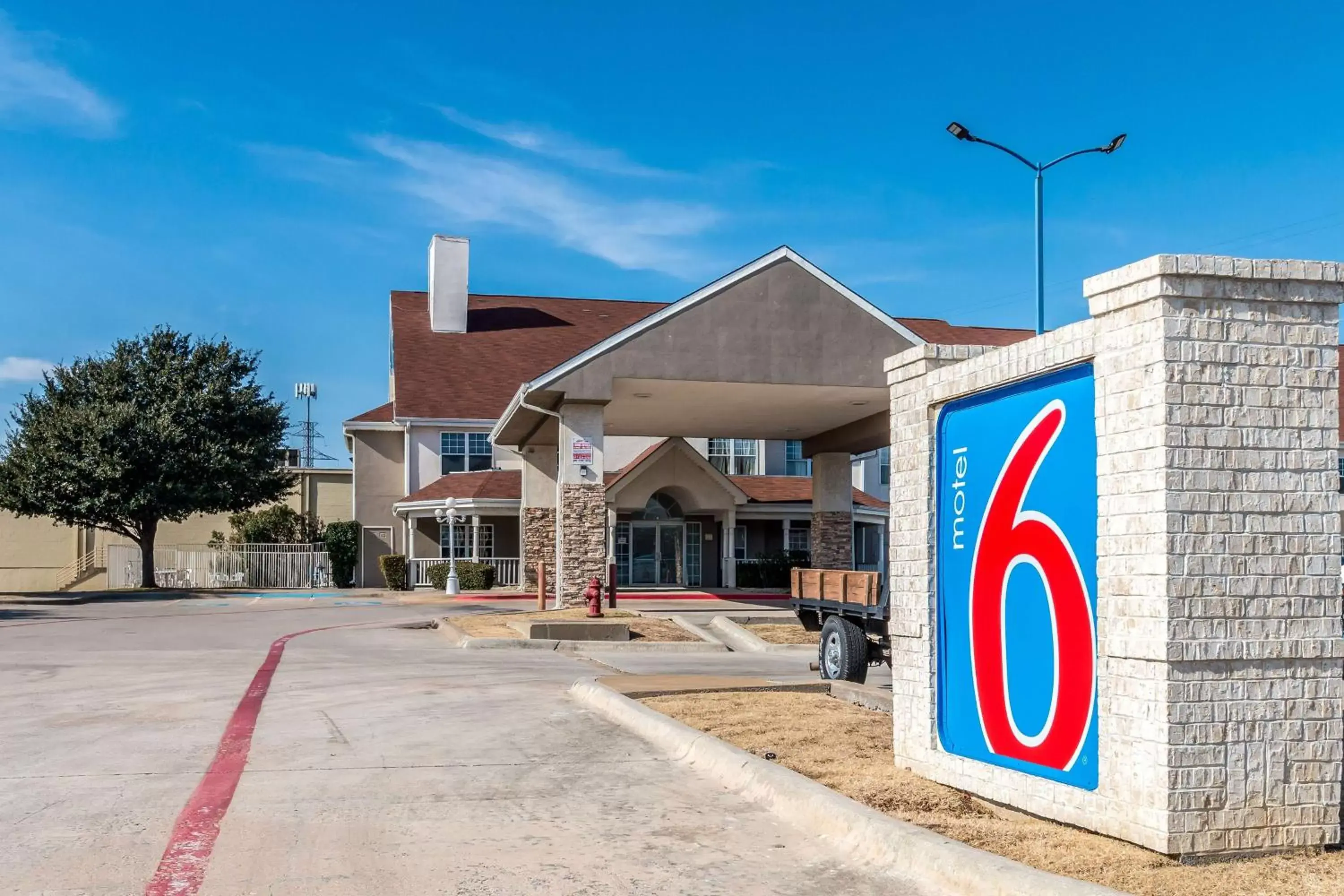 Motel 6-North Richland Hills, TX - NE Fort Worth Motel 6-North Richland Hills, TX - NE Fort Worth