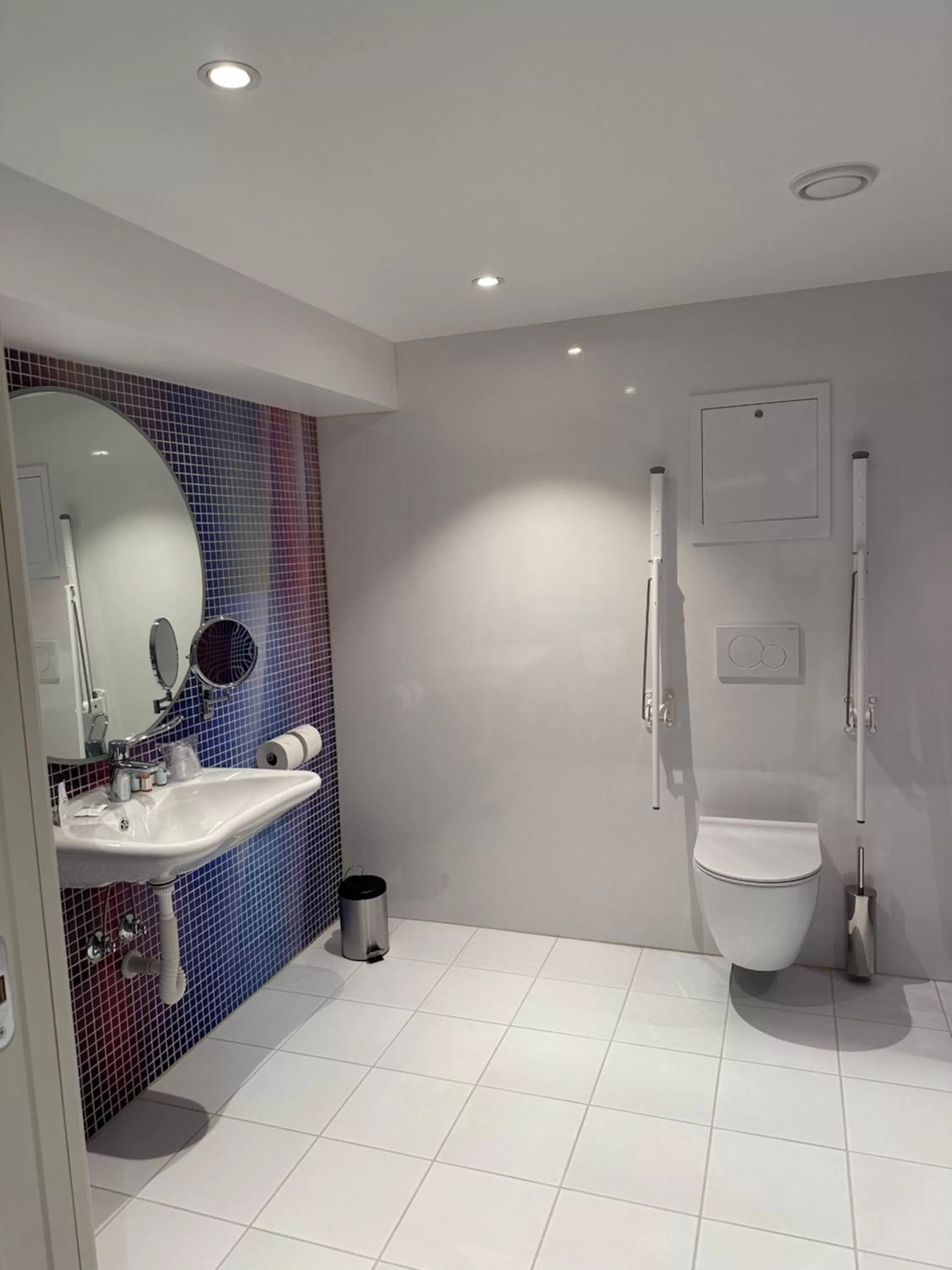 Shower in Magic Hotel & Apartments Kløverhuset