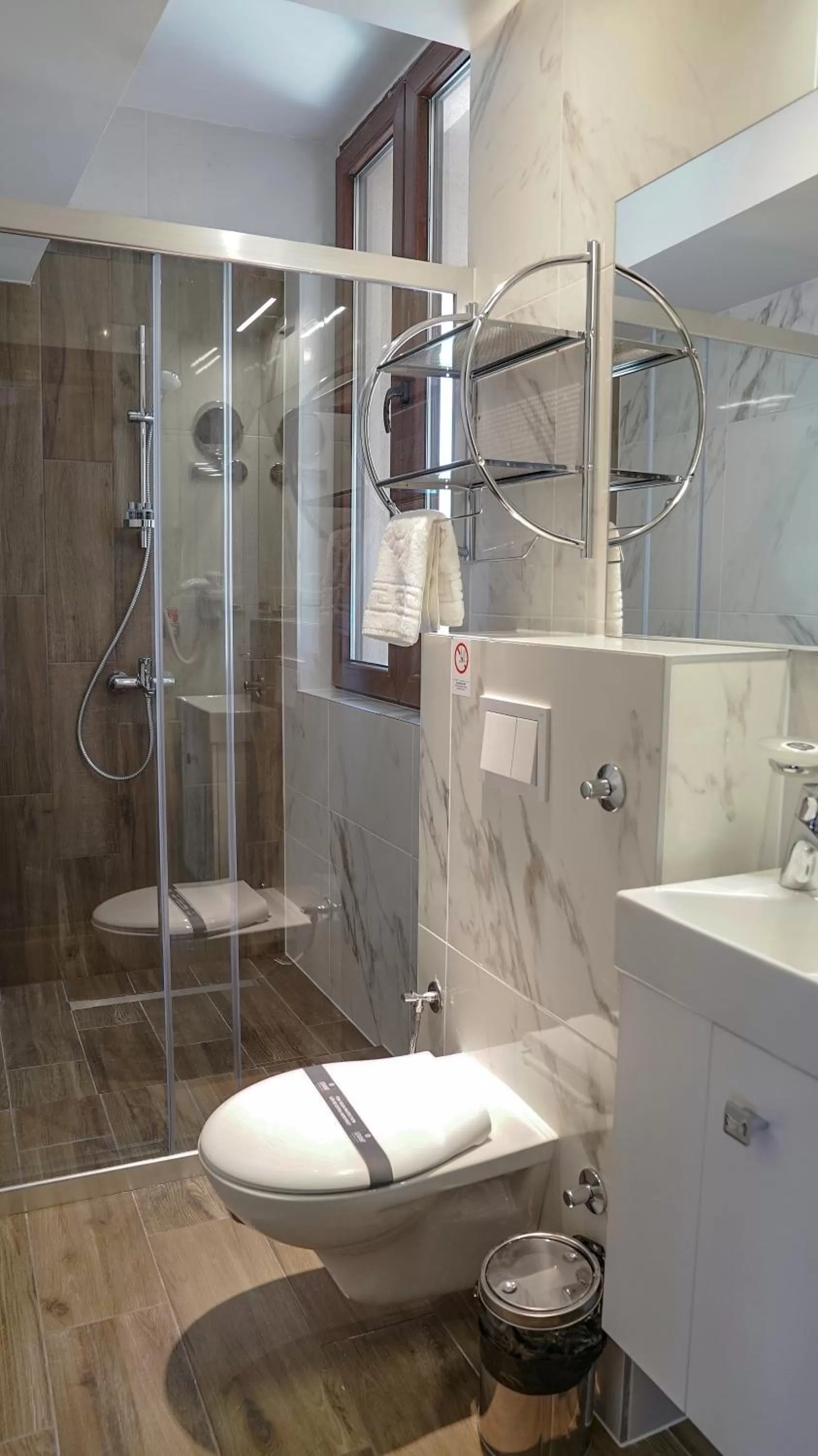 Shower in Hotel Premium