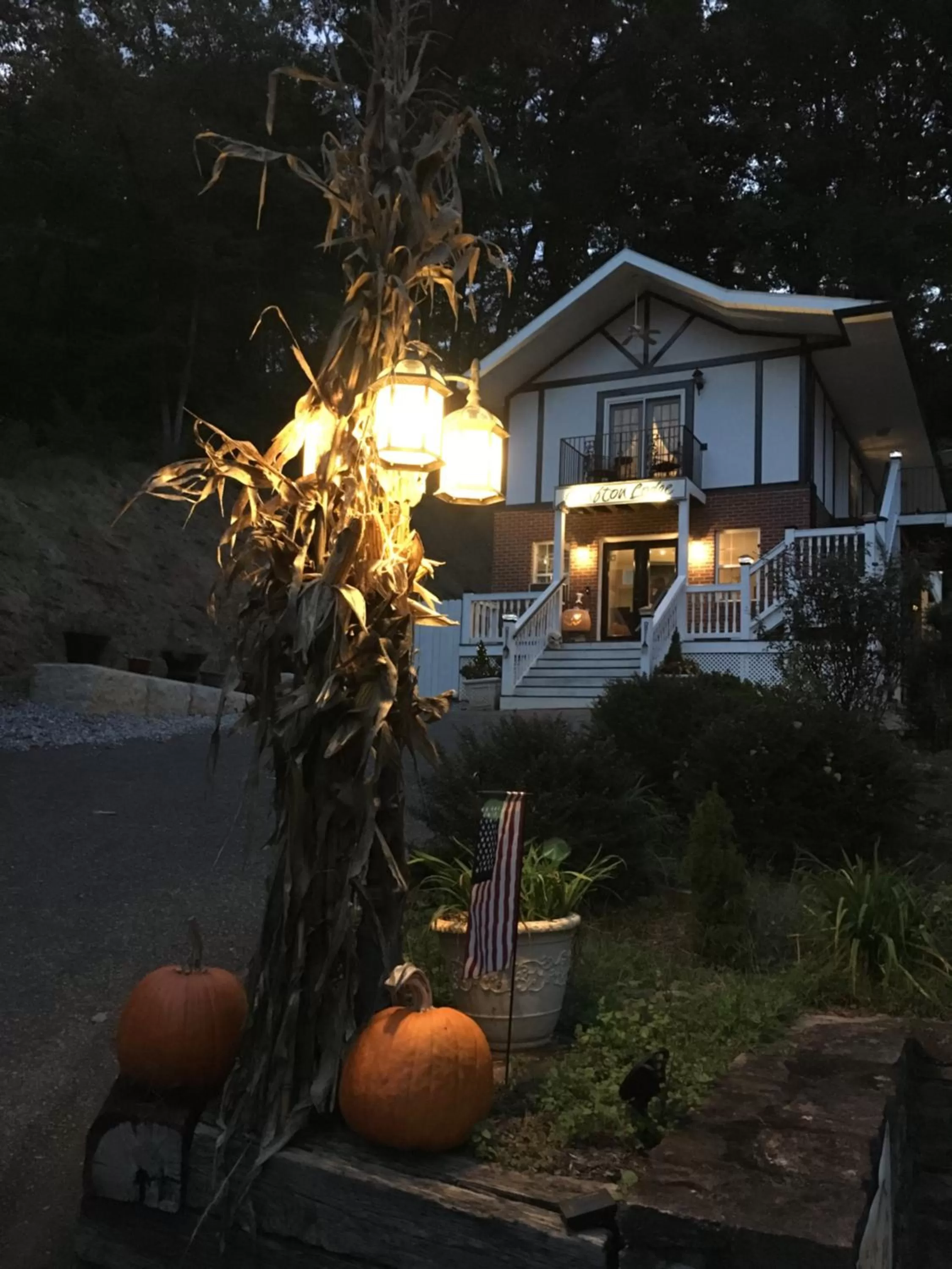 Facade/entrance in Grafton Lodge