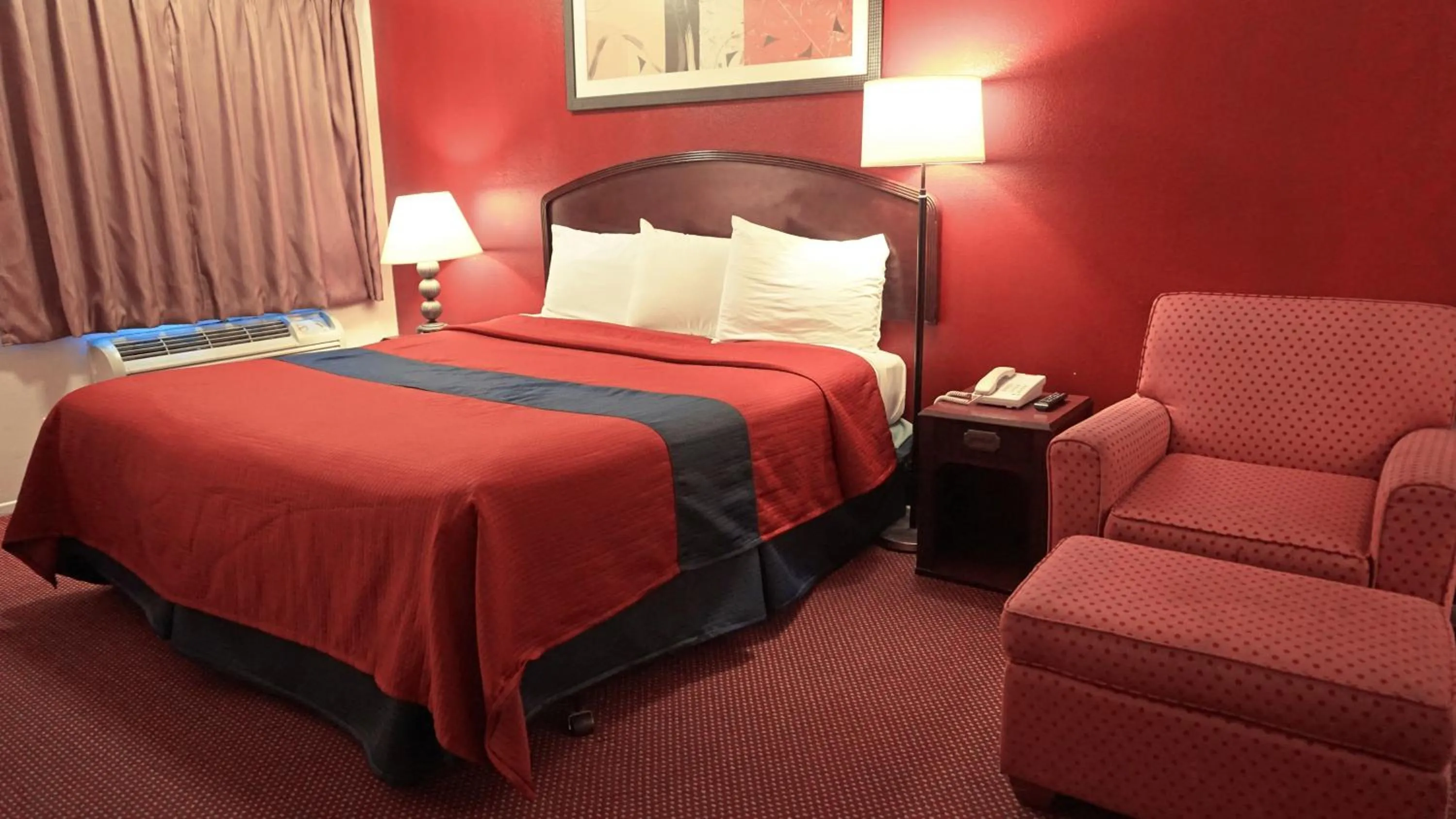 Photo of the whole room, Bed in Rainbow Inn