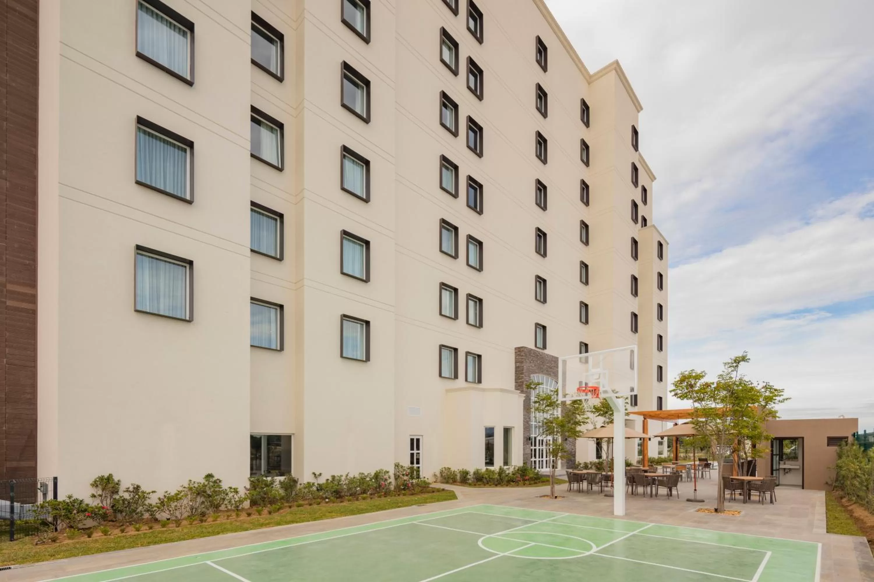 Area and facilities in Staybridge Suites - Saltillo, an IHG Hotel