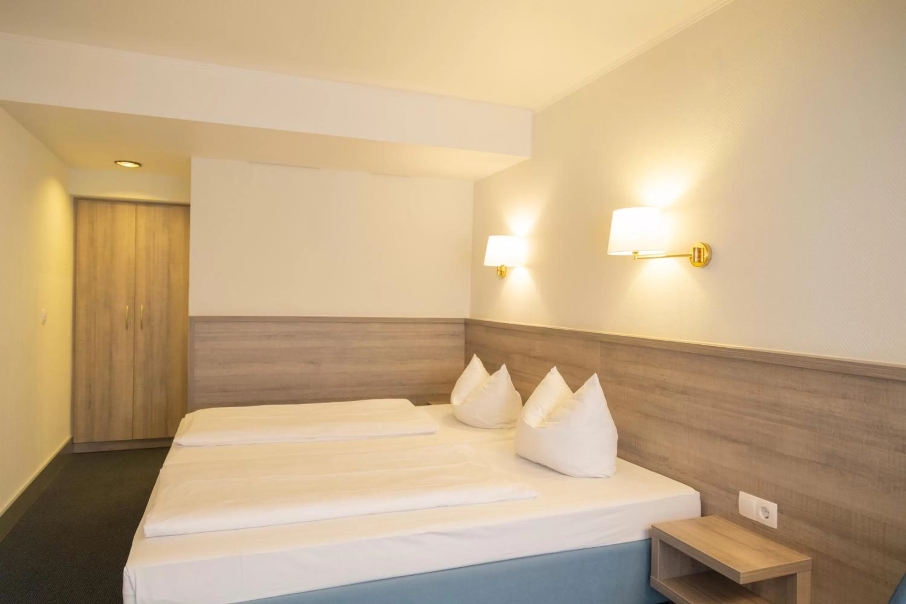 Bed in Das Ebertor - Hotel & Hostel