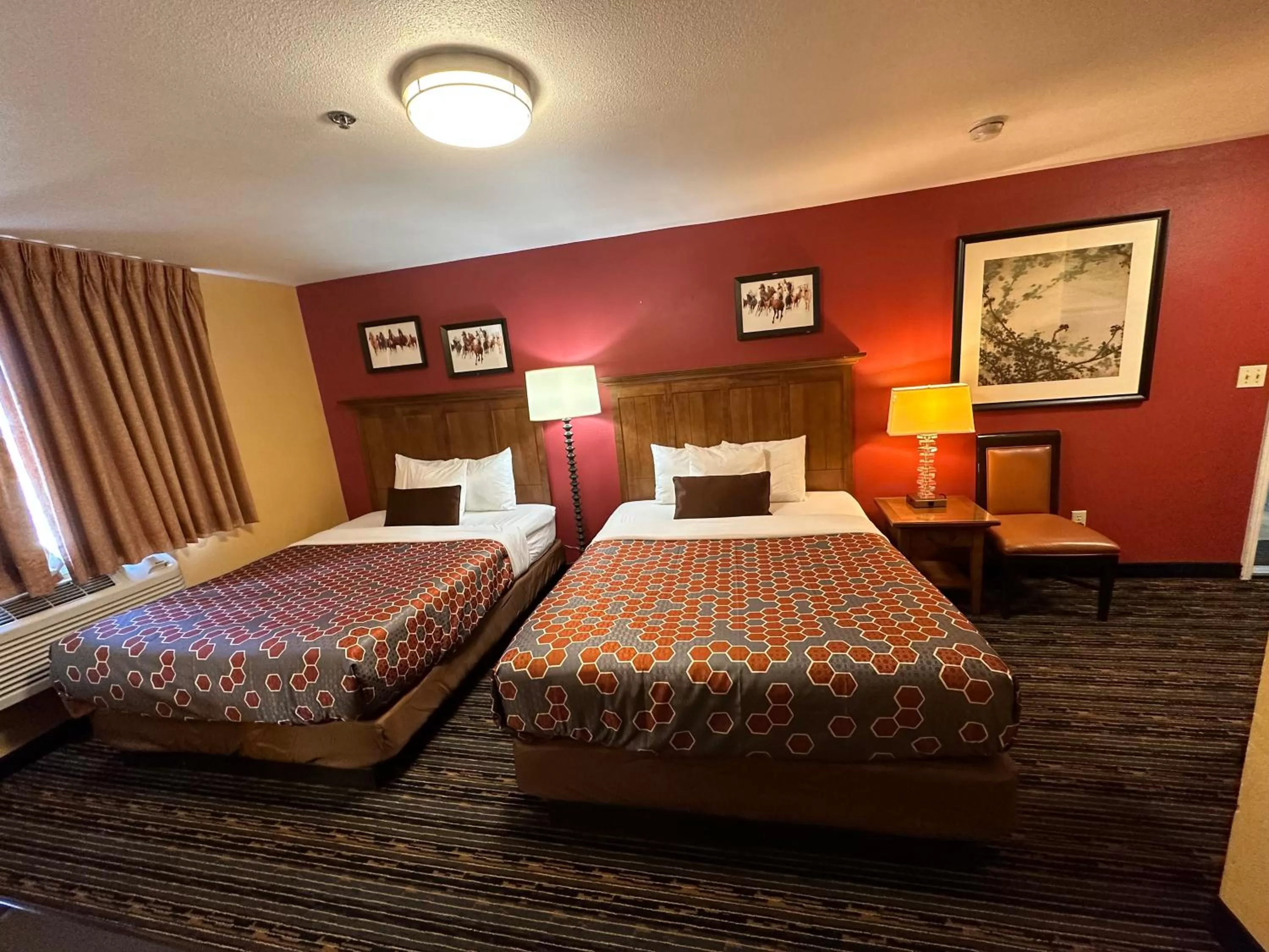 Bedroom, Bed in The Royal Victorian Motel