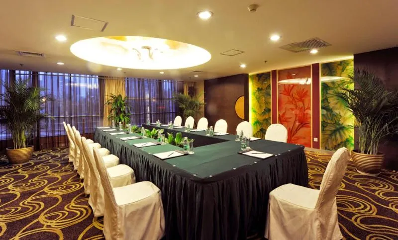 Super House International