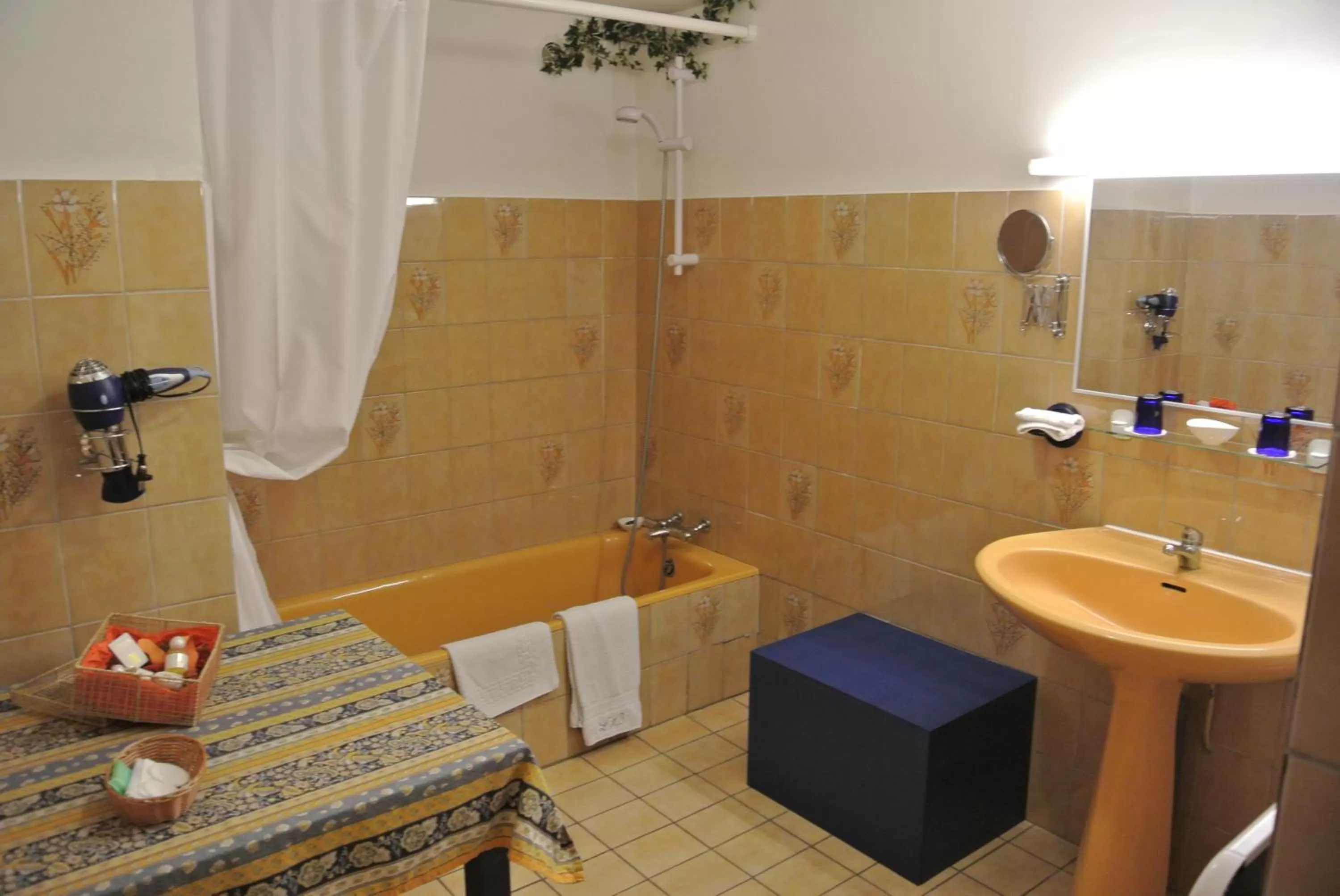 Bathroom in La Vieille Bastide