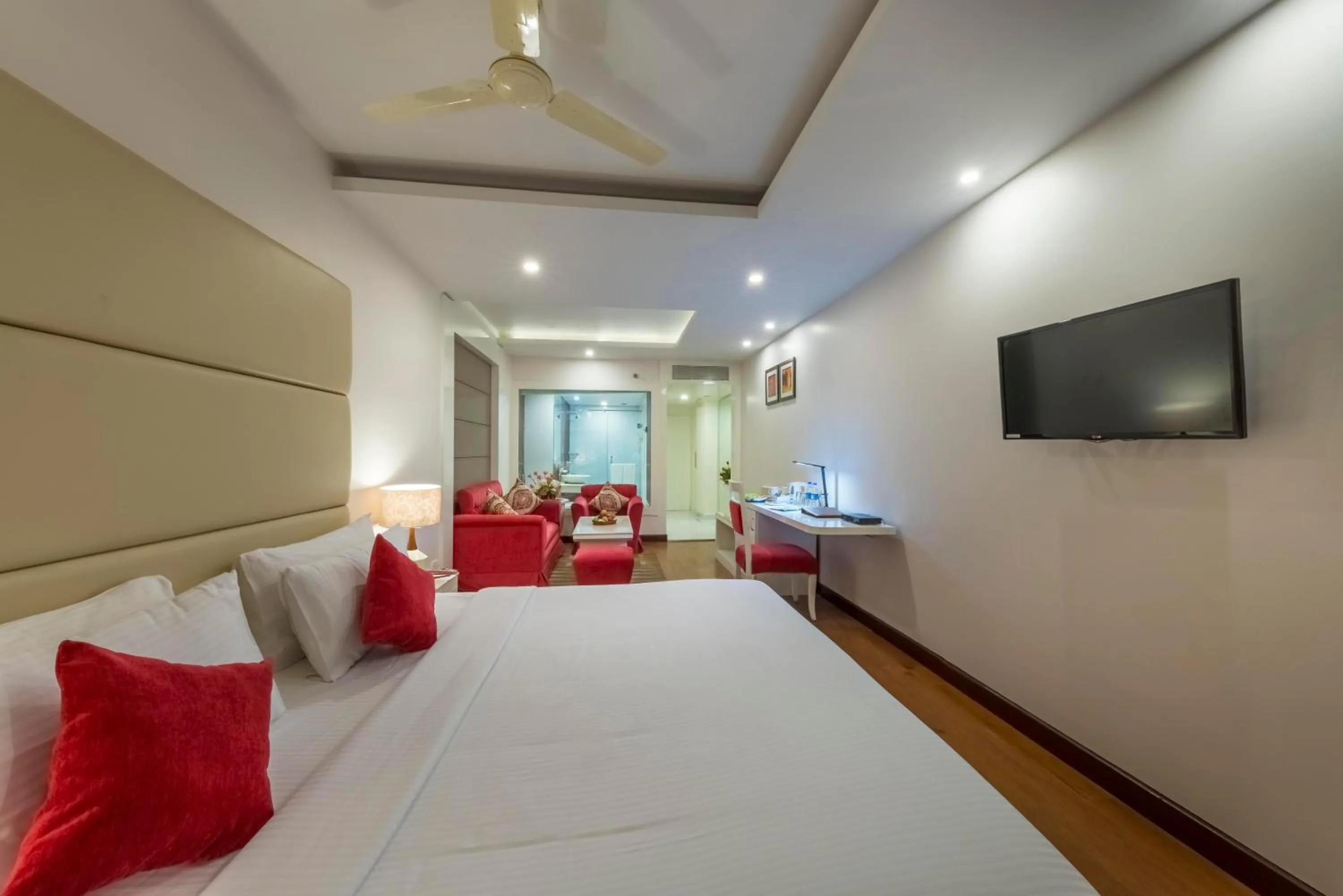 Bedroom, Bed in Hotel Hindusthan International, Bhubaneswar