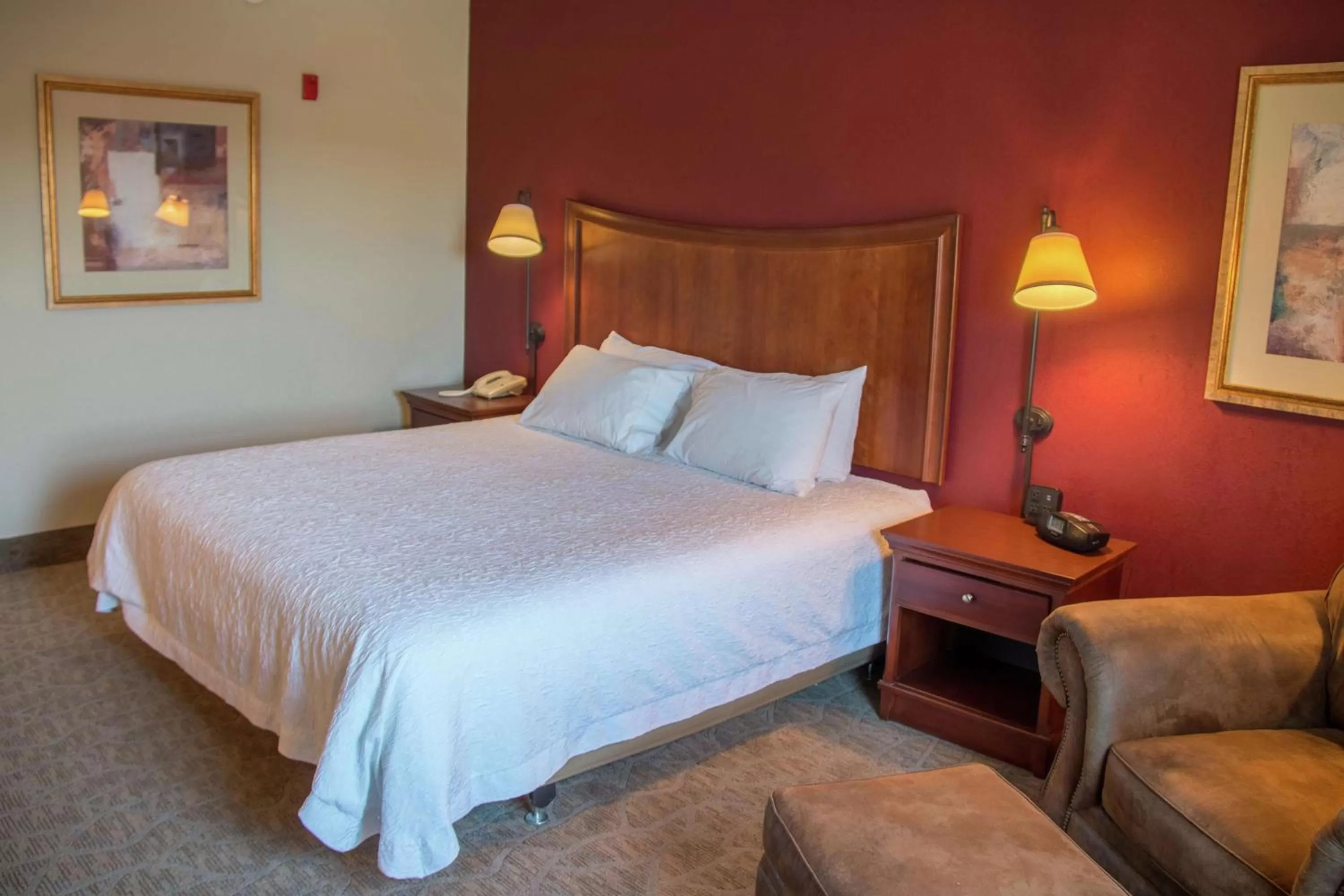 Living room, Bed in Hampton Inn Murphy