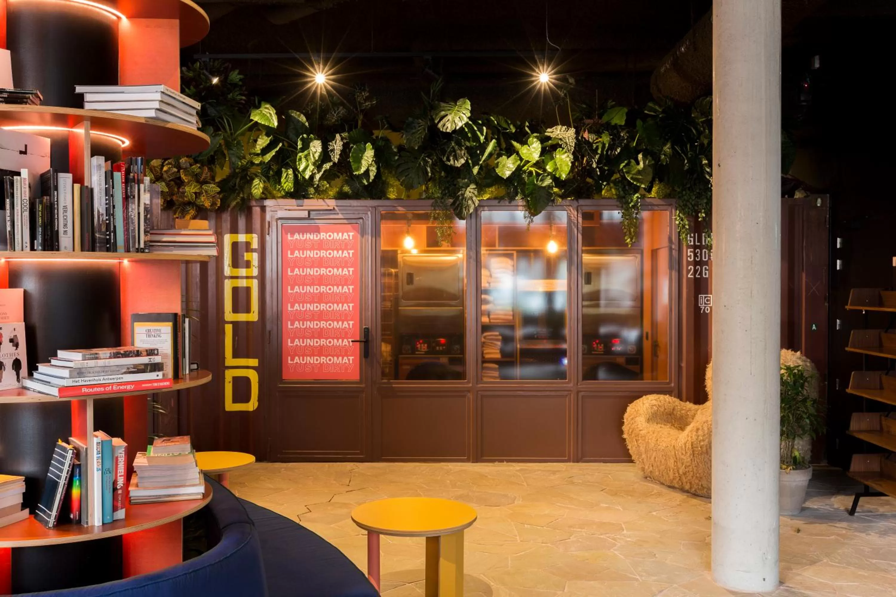 Lounge or bar in YUST Antwerp