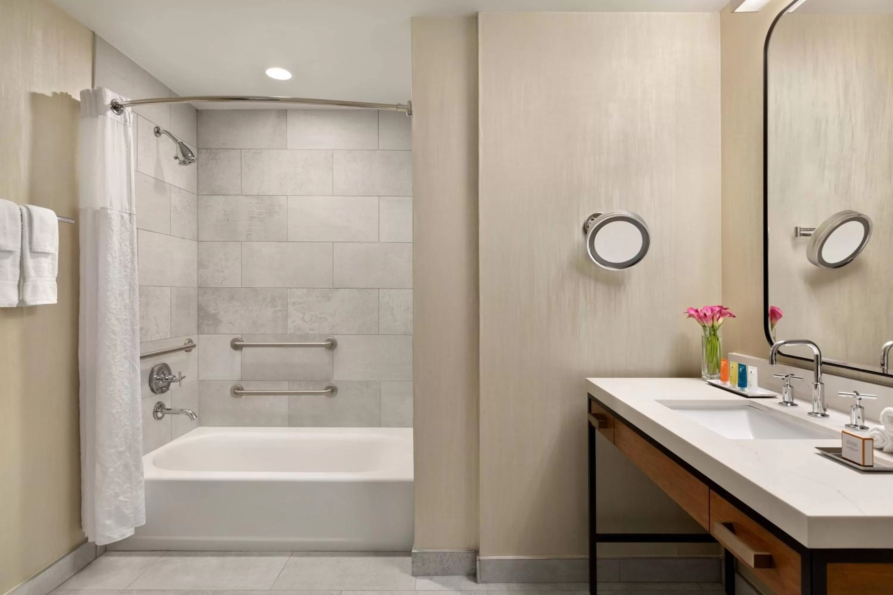 Bathroom in Twelve Midtown, Autograph Collection