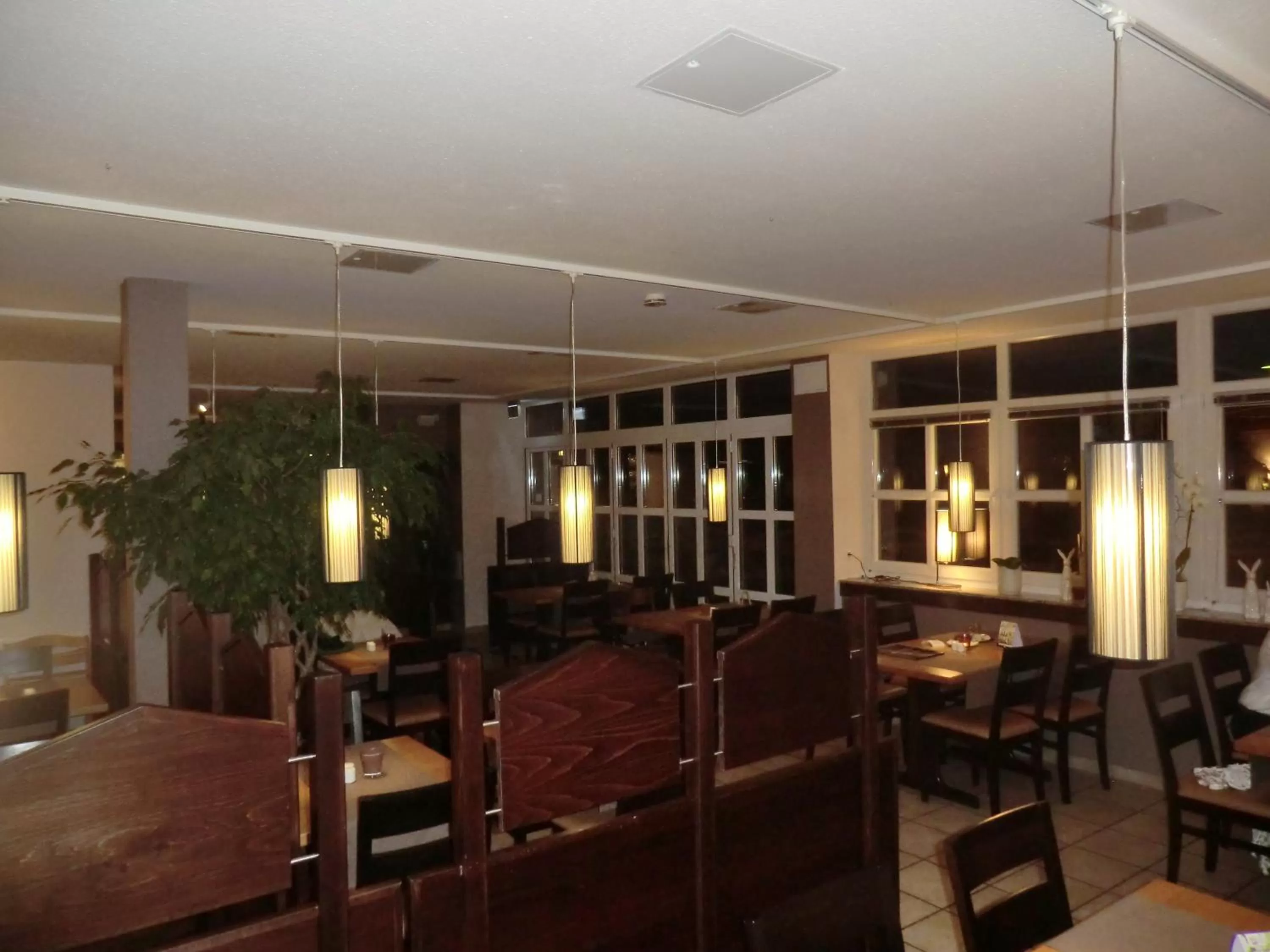 Restaurant/places to eat in Hotel Pension Am Hafen