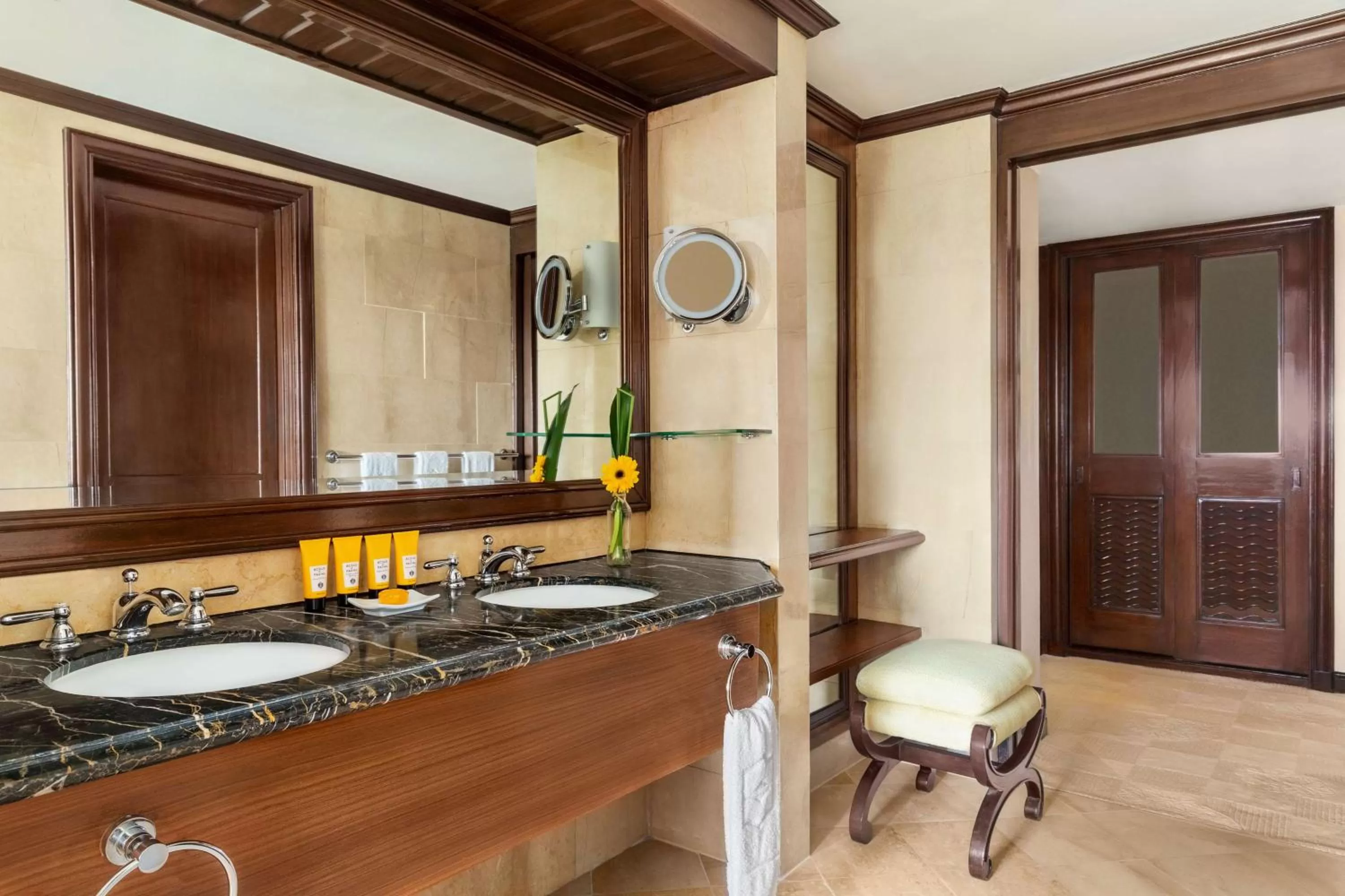 Photo of the whole room in Shangri-La Mactan, Cebu