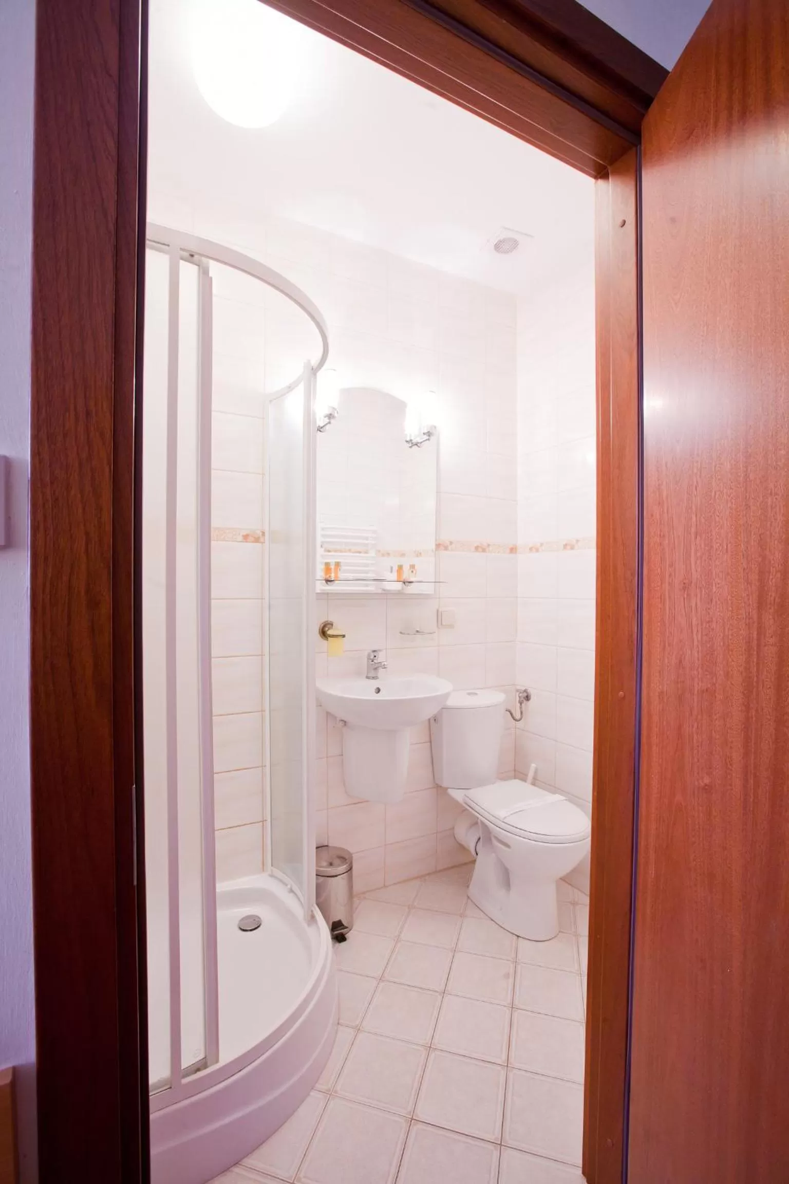 Toilet in Hotel Trylogia