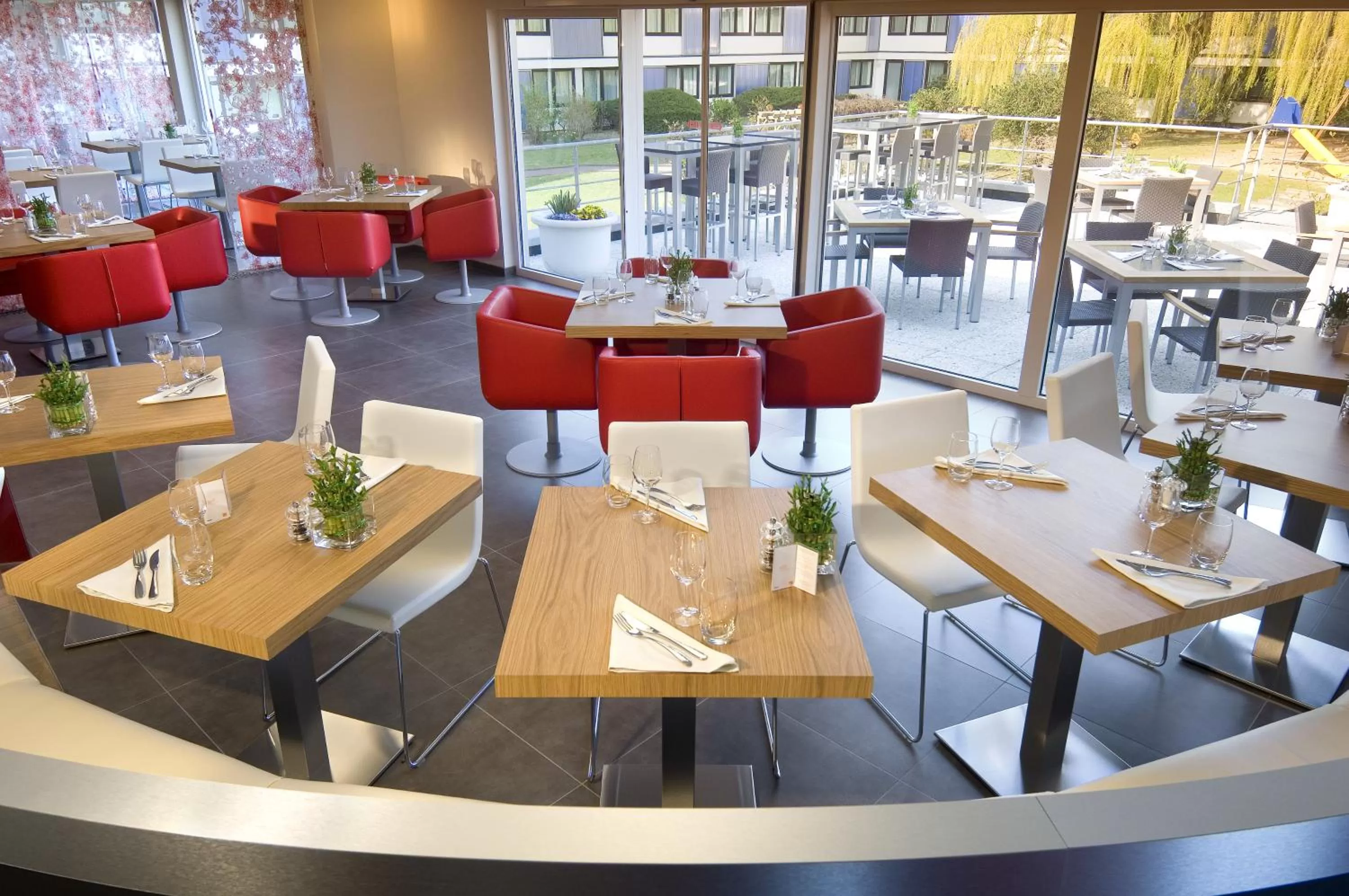 Restaurant/places to eat in Novotel Brussels Airport
